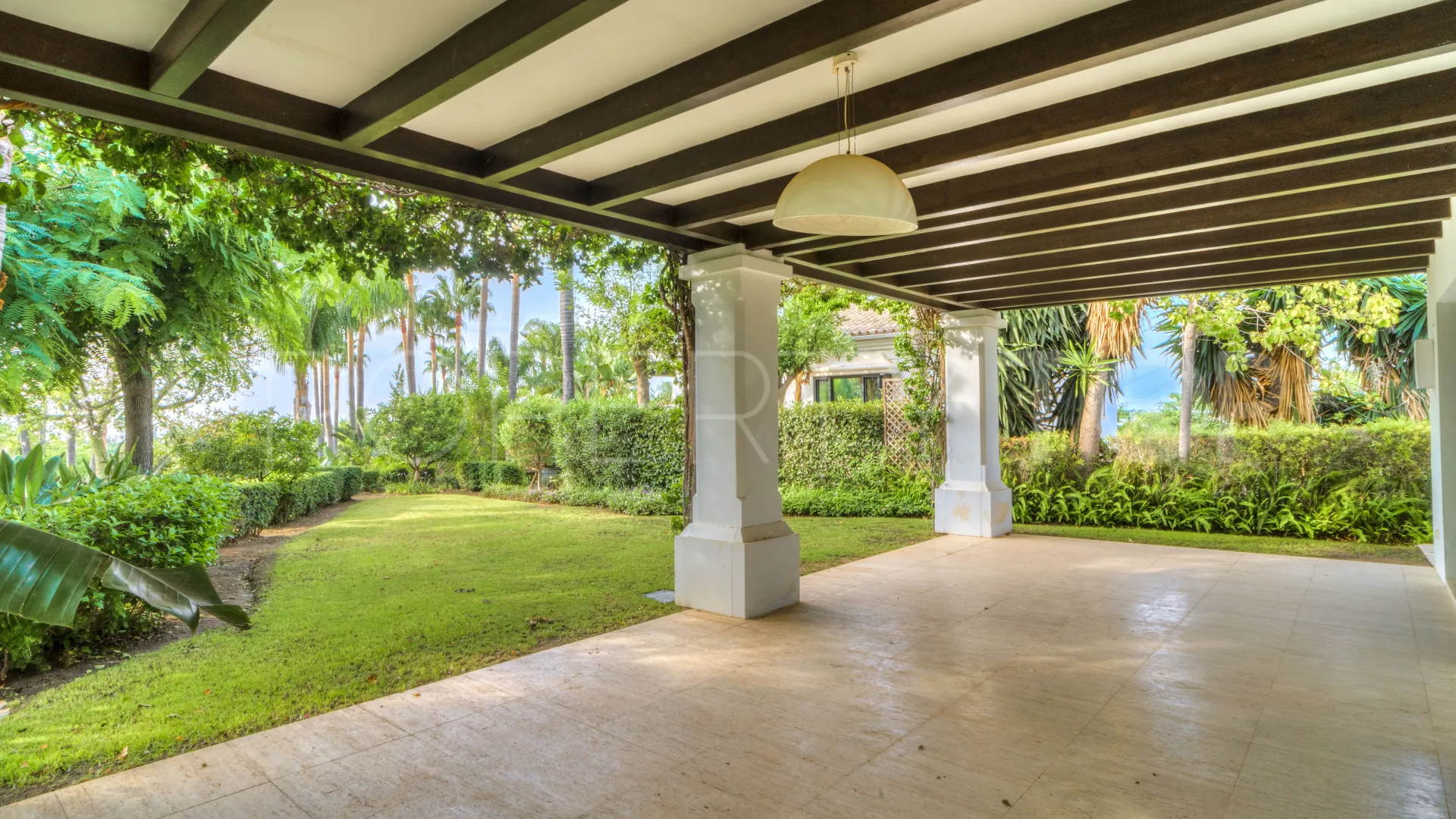 Villa en venta de 4 dormitorios en Marbella Golden Mile