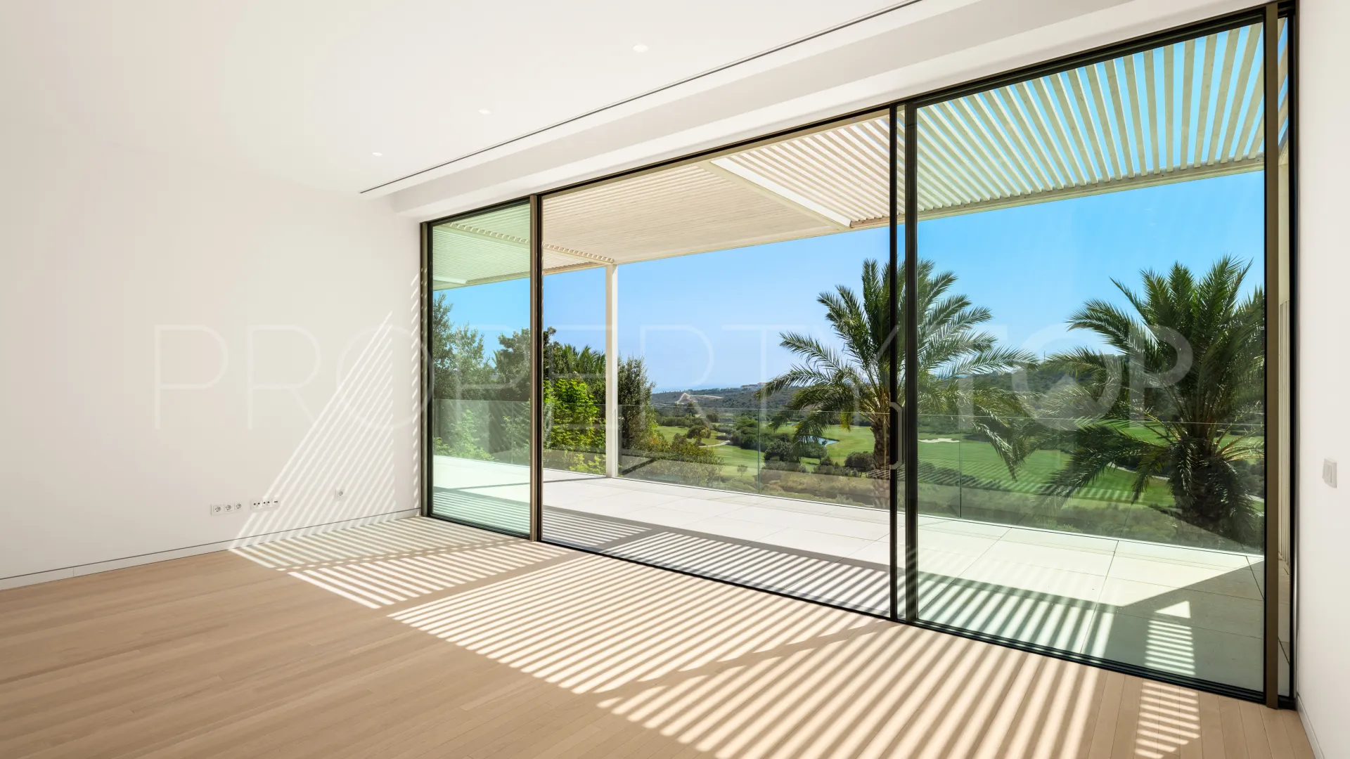 Casares, villa de 5 dormitorios en venta