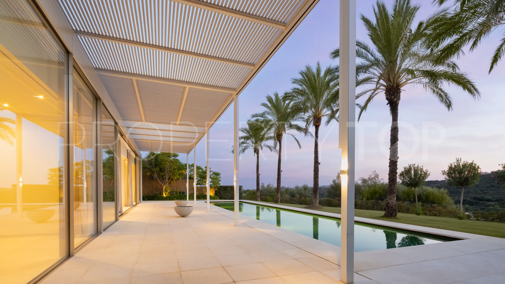 Se vende villa en Casares de 4 dormitorios