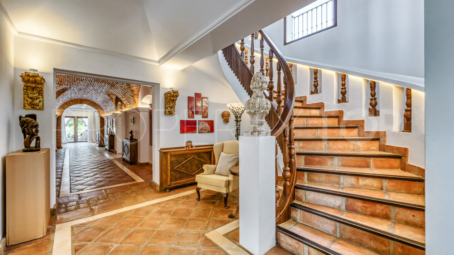 For sale finca in Marbella East with 7 bedrooms