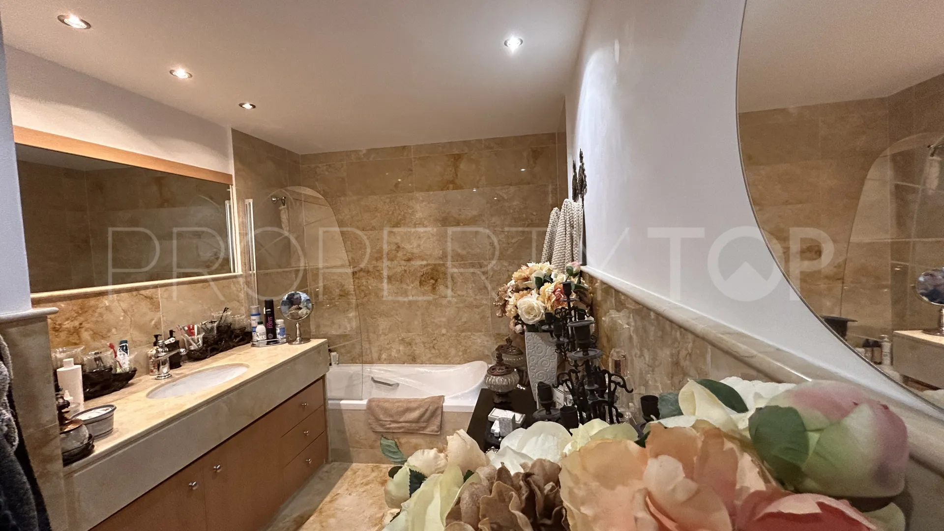 Marbella Este, apartamento planta baja de 3 dormitorios a la venta
