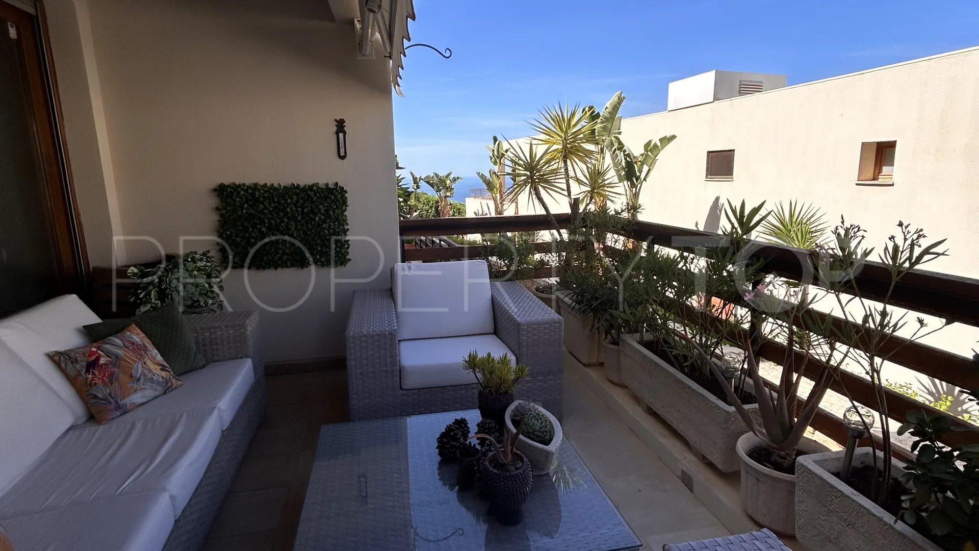 Marbella Este, apartamento planta baja de 3 dormitorios a la venta