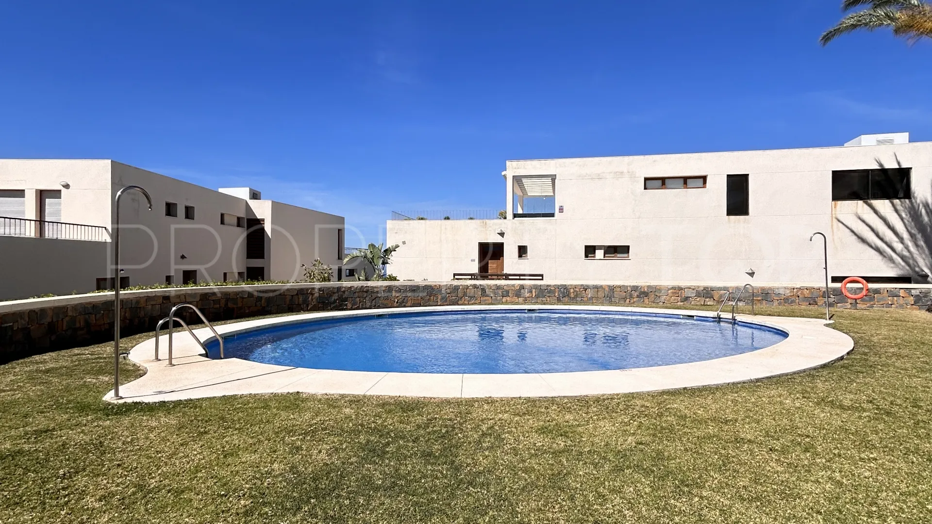 Marbella Este, apartamento planta baja de 3 dormitorios a la venta