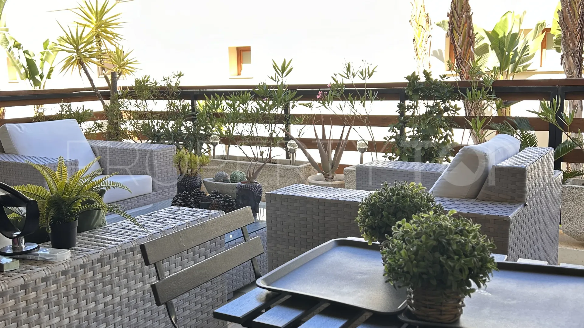 Marbella Este, apartamento planta baja de 3 dormitorios a la venta