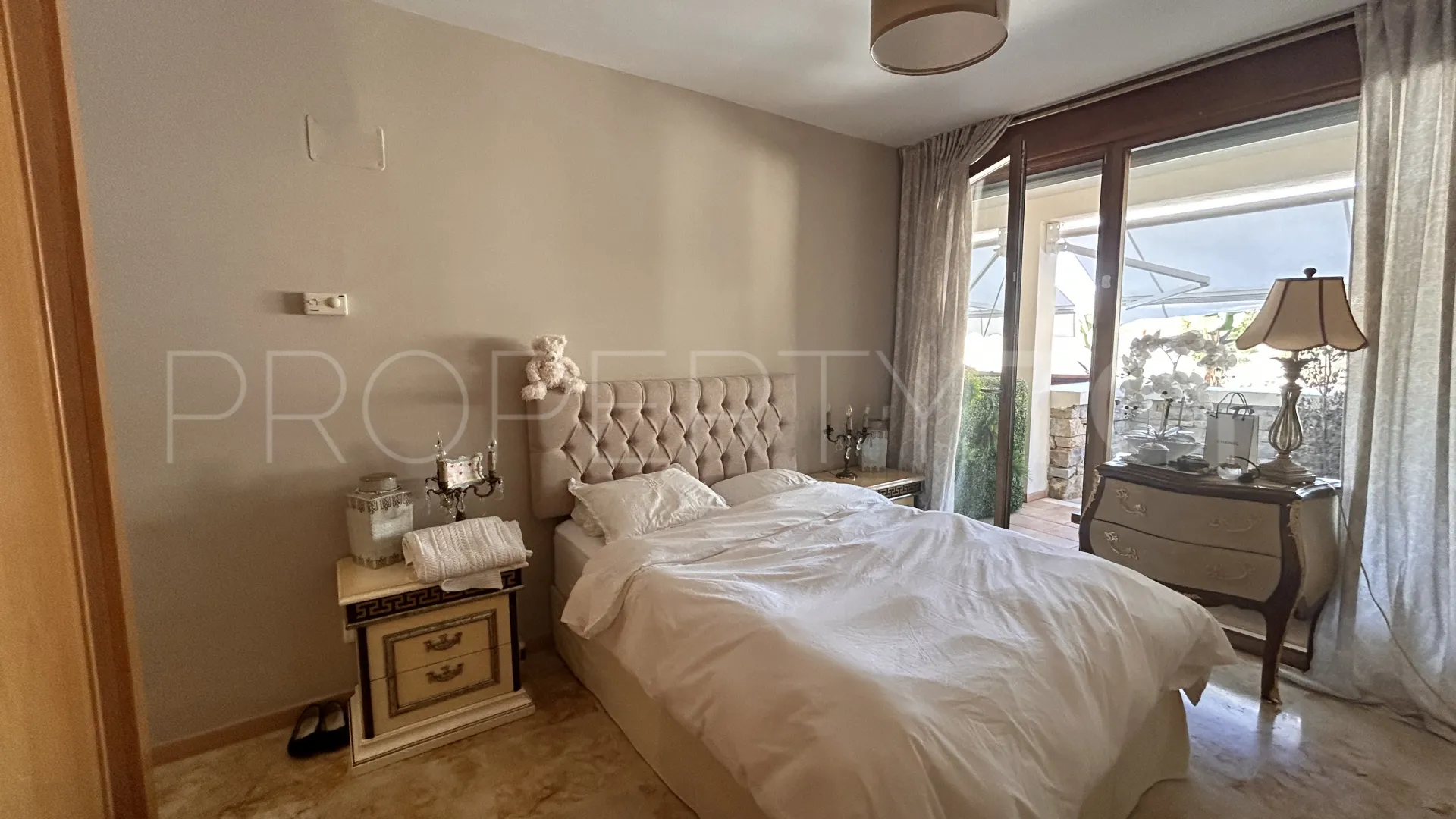 Marbella Este, apartamento planta baja de 3 dormitorios a la venta