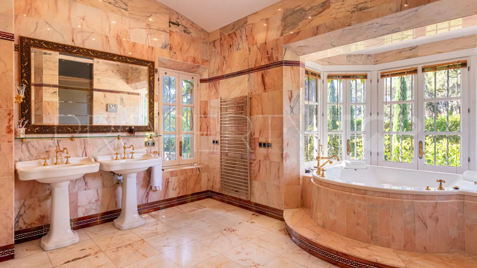 4 bedrooms villa in Beach Side New Golden Mile for sale