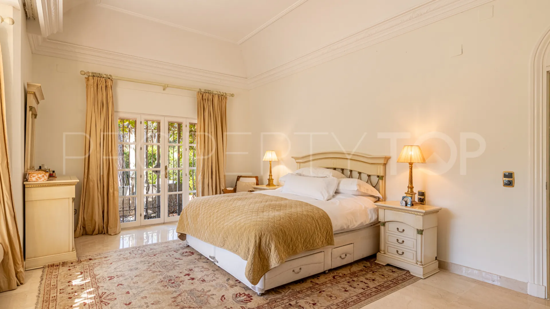 4 bedrooms villa in Beach Side New Golden Mile for sale