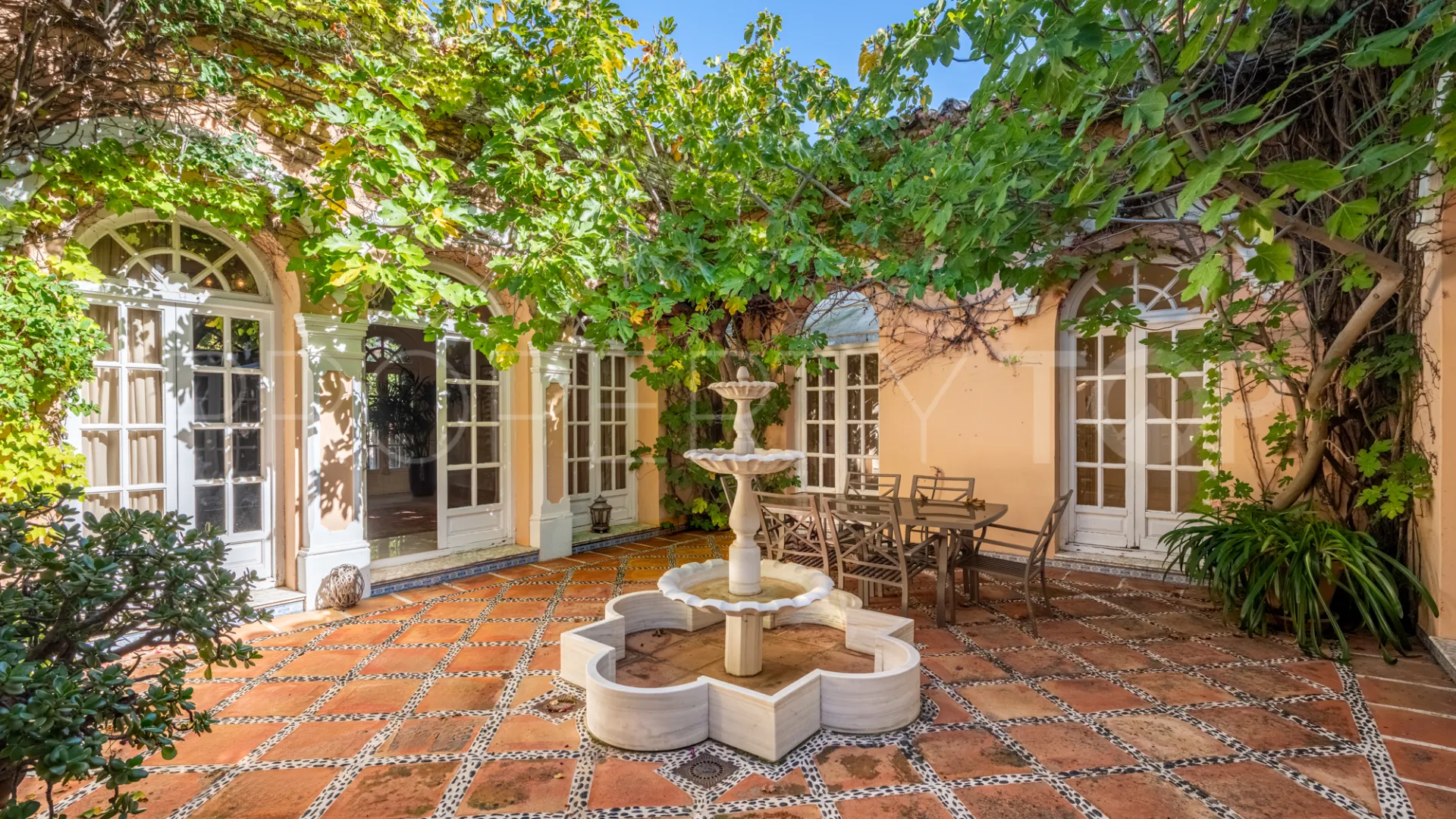 4 bedrooms villa in Beach Side New Golden Mile for sale