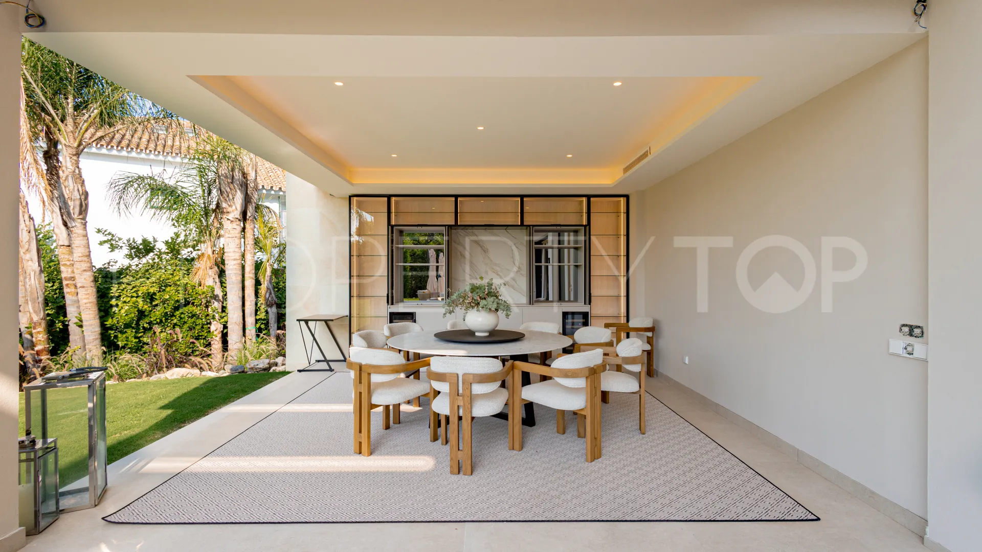 Villa en venta de 5 dormitorios en Marbella Este