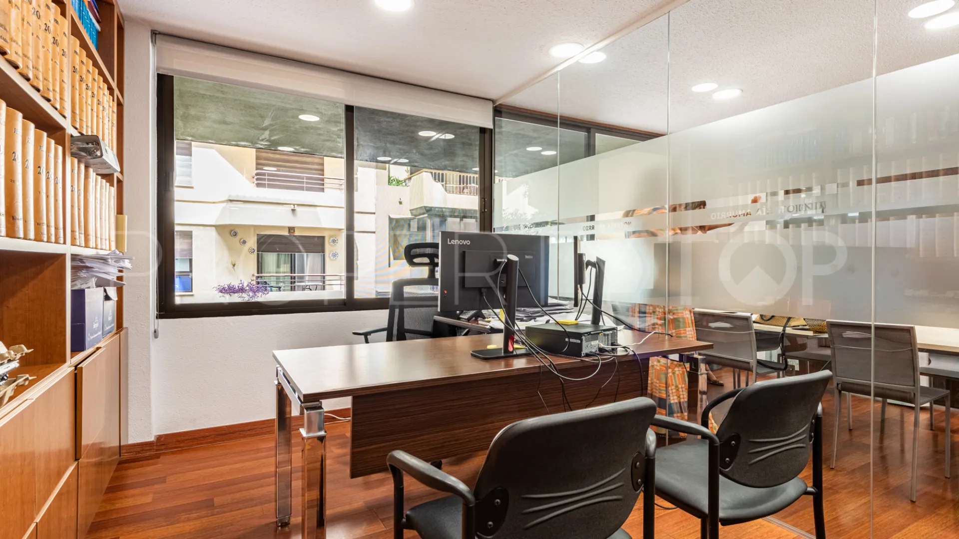 Buy office in Marbella Centro