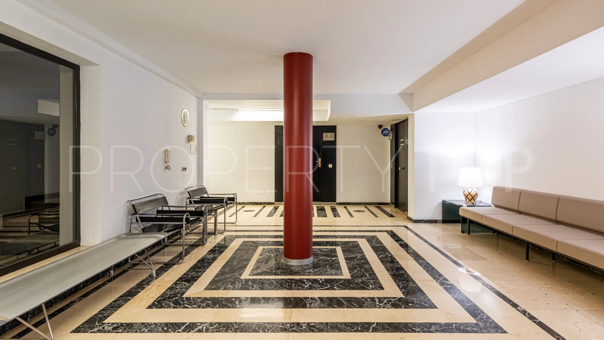 Buy office in Marbella Centro
