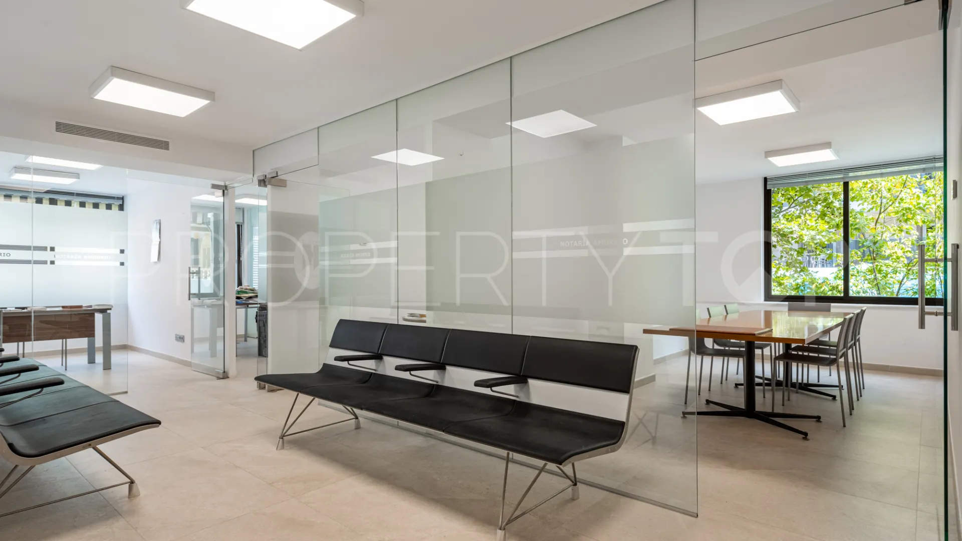 Buy office in Marbella Centro