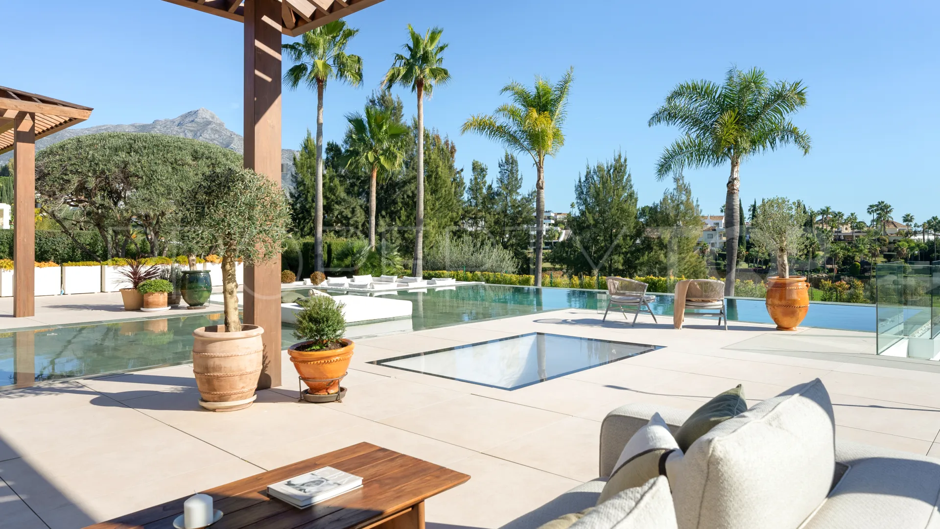 Nueva Andalucia, villa en venta con 6 dormitorios