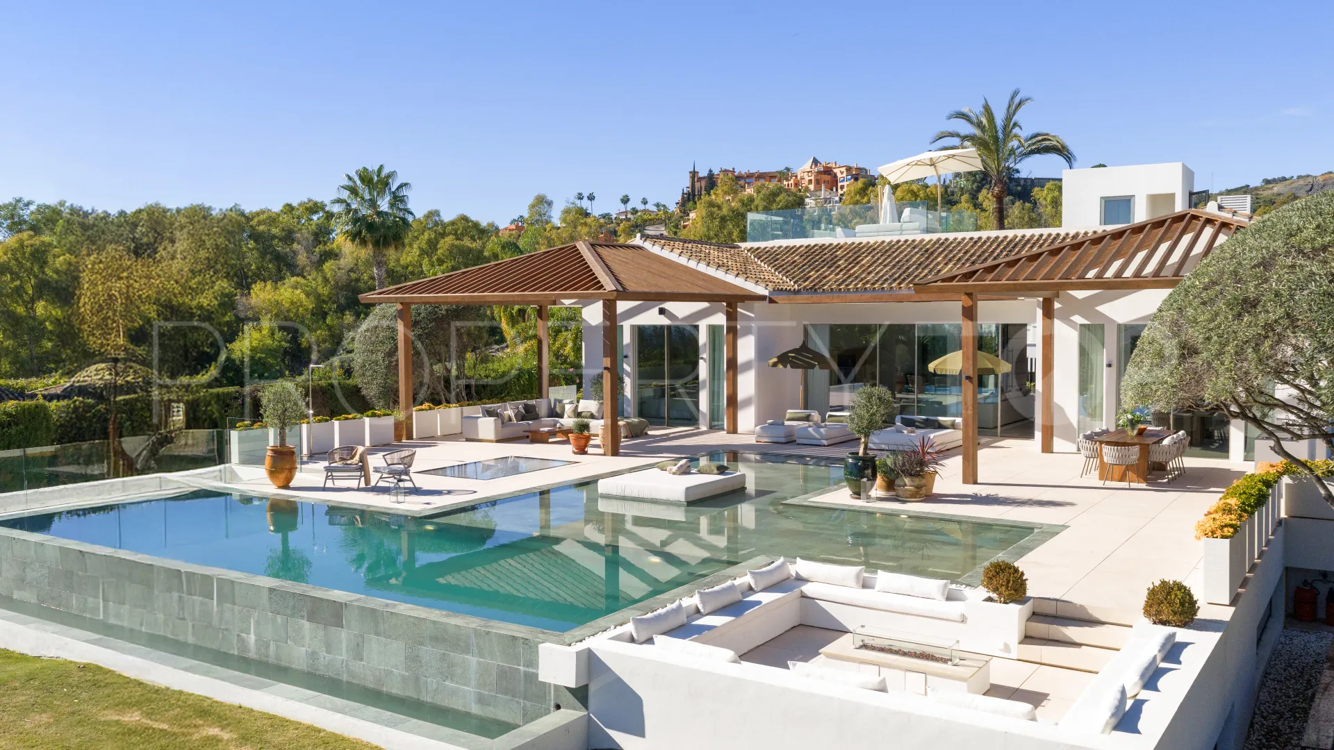Nueva Andalucia, villa en venta con 6 dormitorios