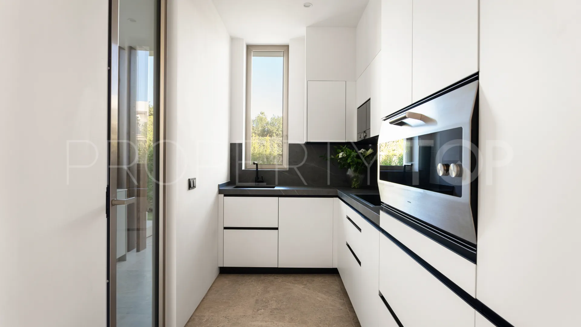 Nueva Andalucia, villa en venta con 6 dormitorios