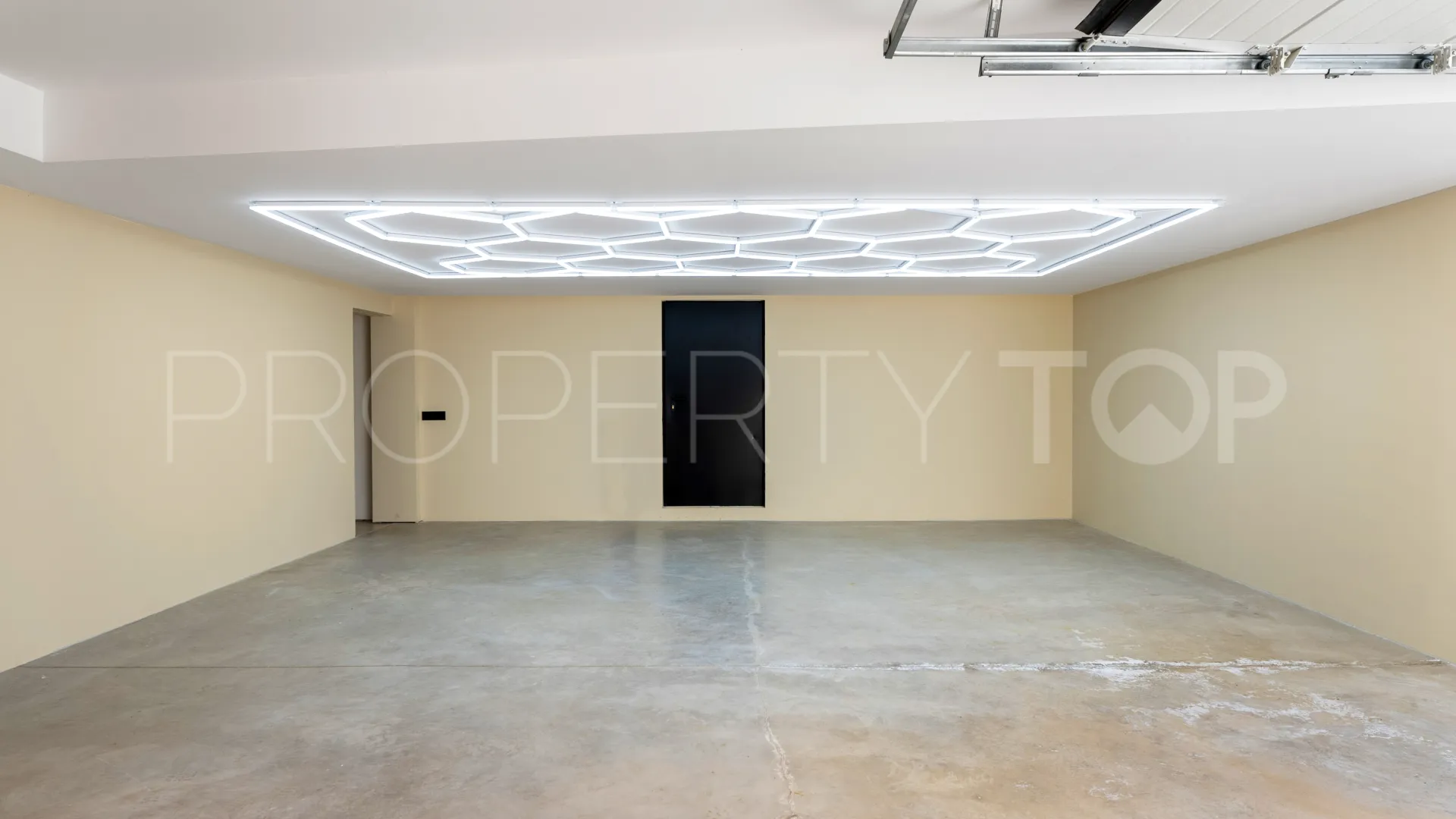Nueva Andalucia, villa en venta con 6 dormitorios