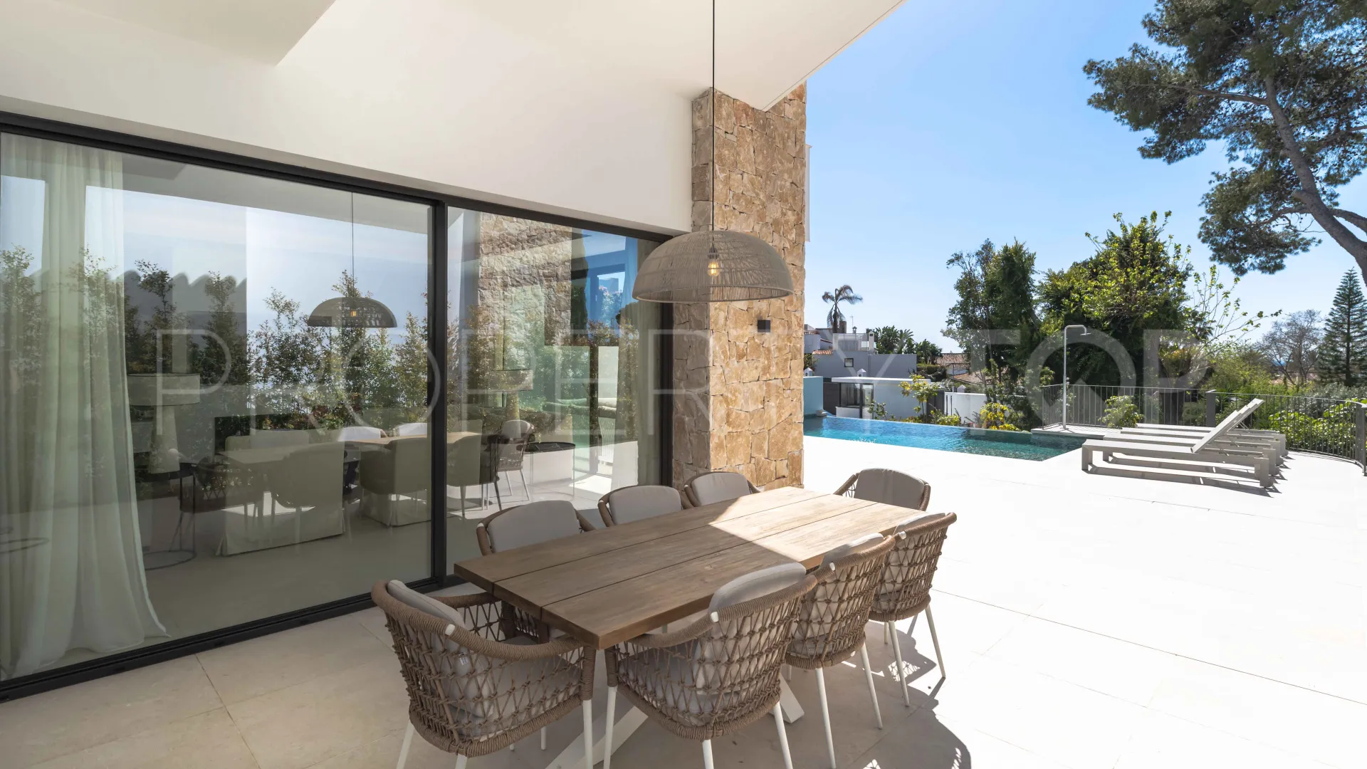 For sale villa with 5 bedrooms in San Pedro de Alcantara