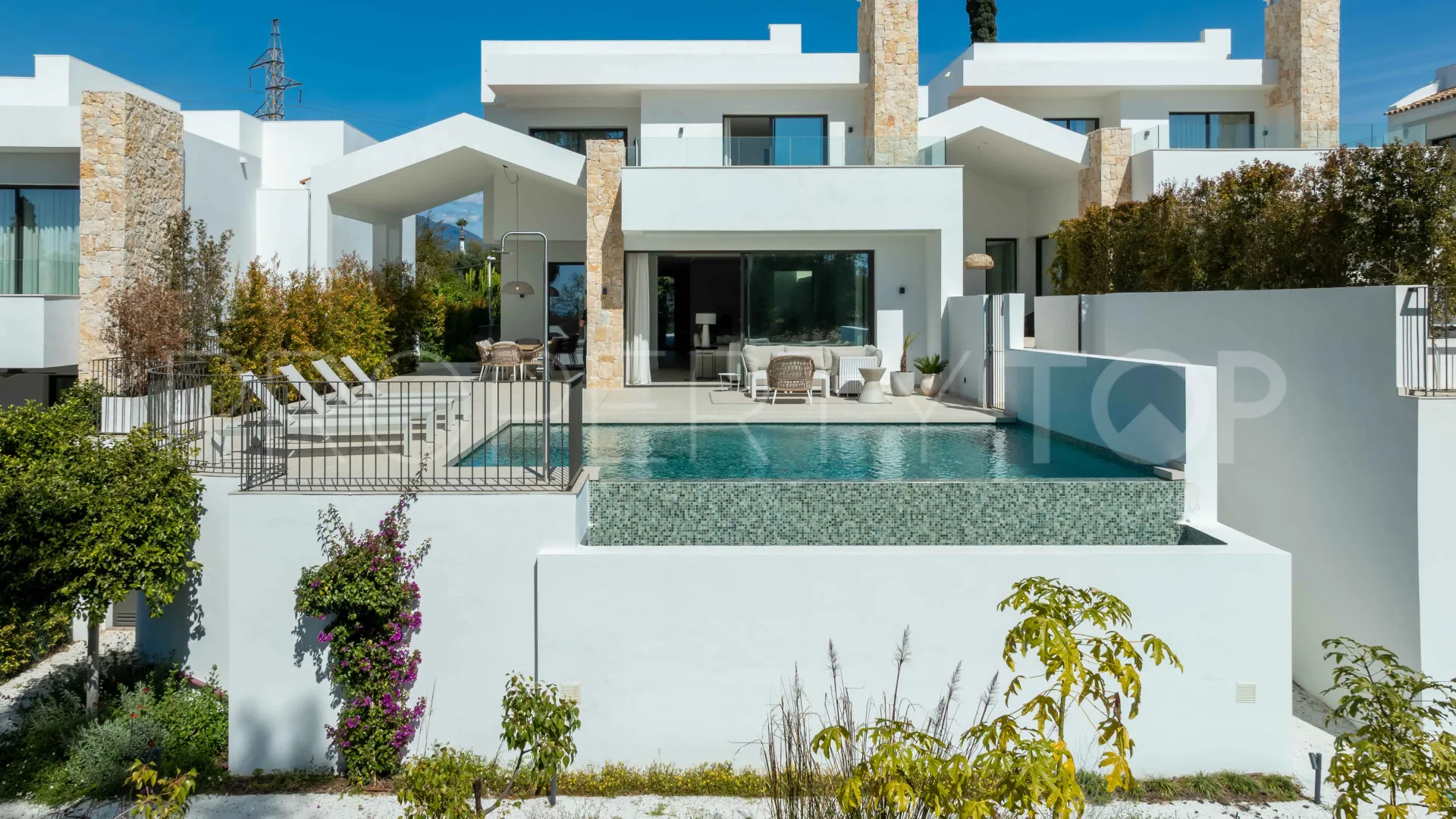 For sale villa with 5 bedrooms in San Pedro de Alcantara