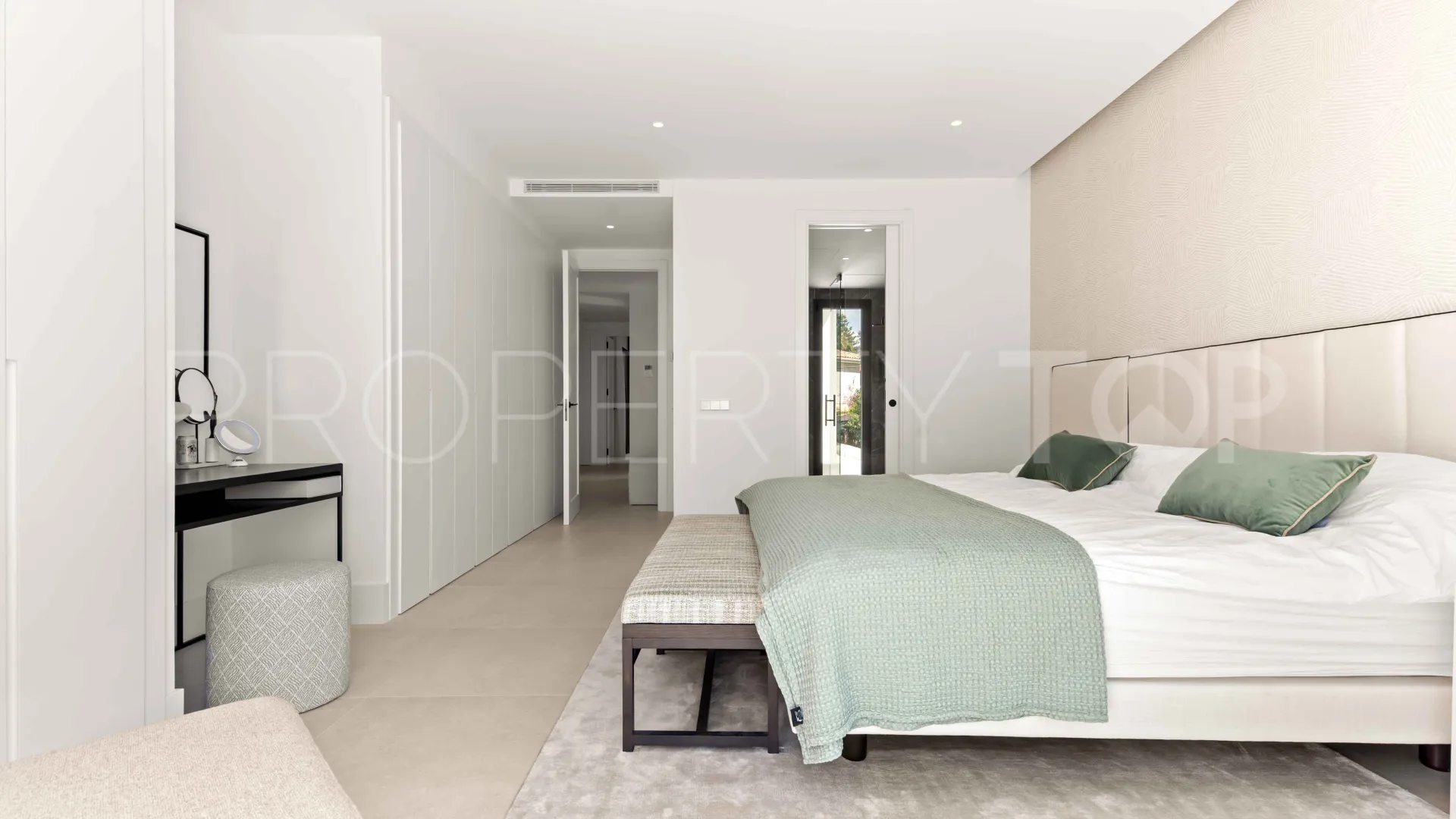 For sale villa with 5 bedrooms in San Pedro de Alcantara