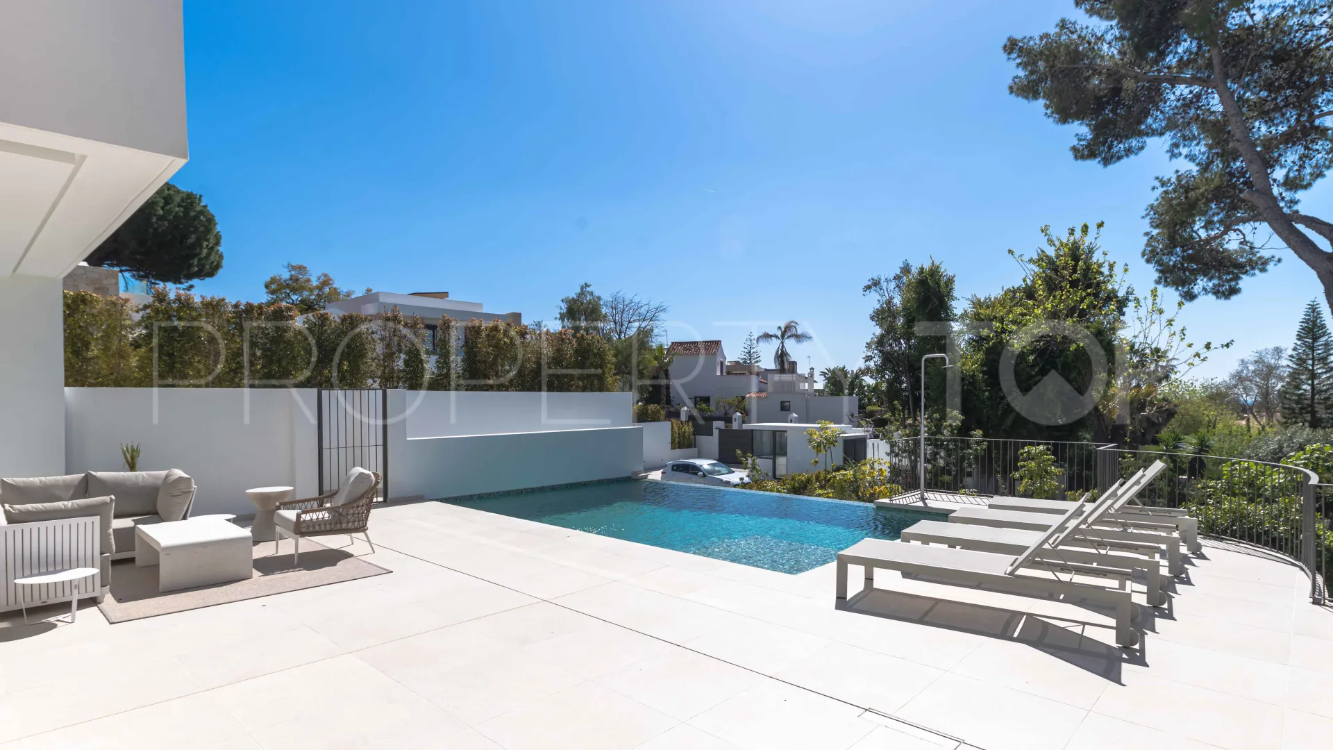 For sale villa with 5 bedrooms in San Pedro de Alcantara
