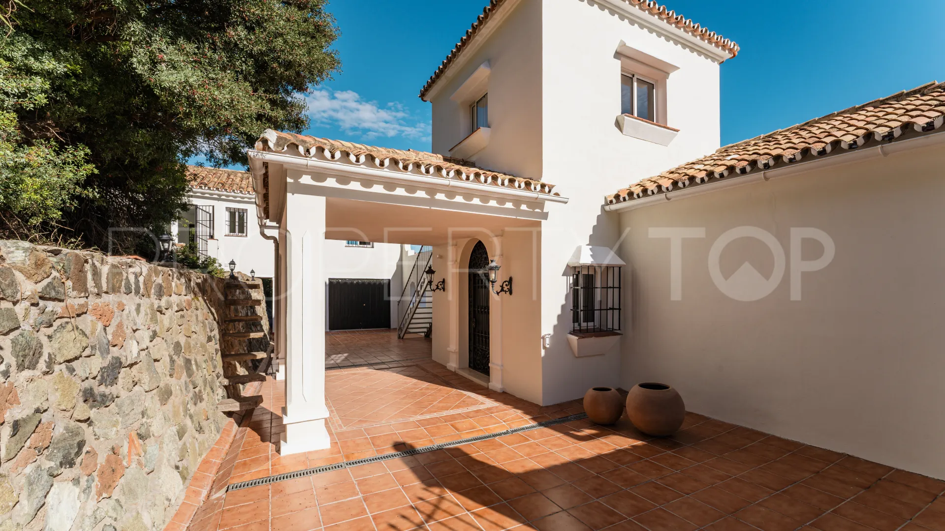 For sale villa with 6 bedrooms in Ctra. De Ronda