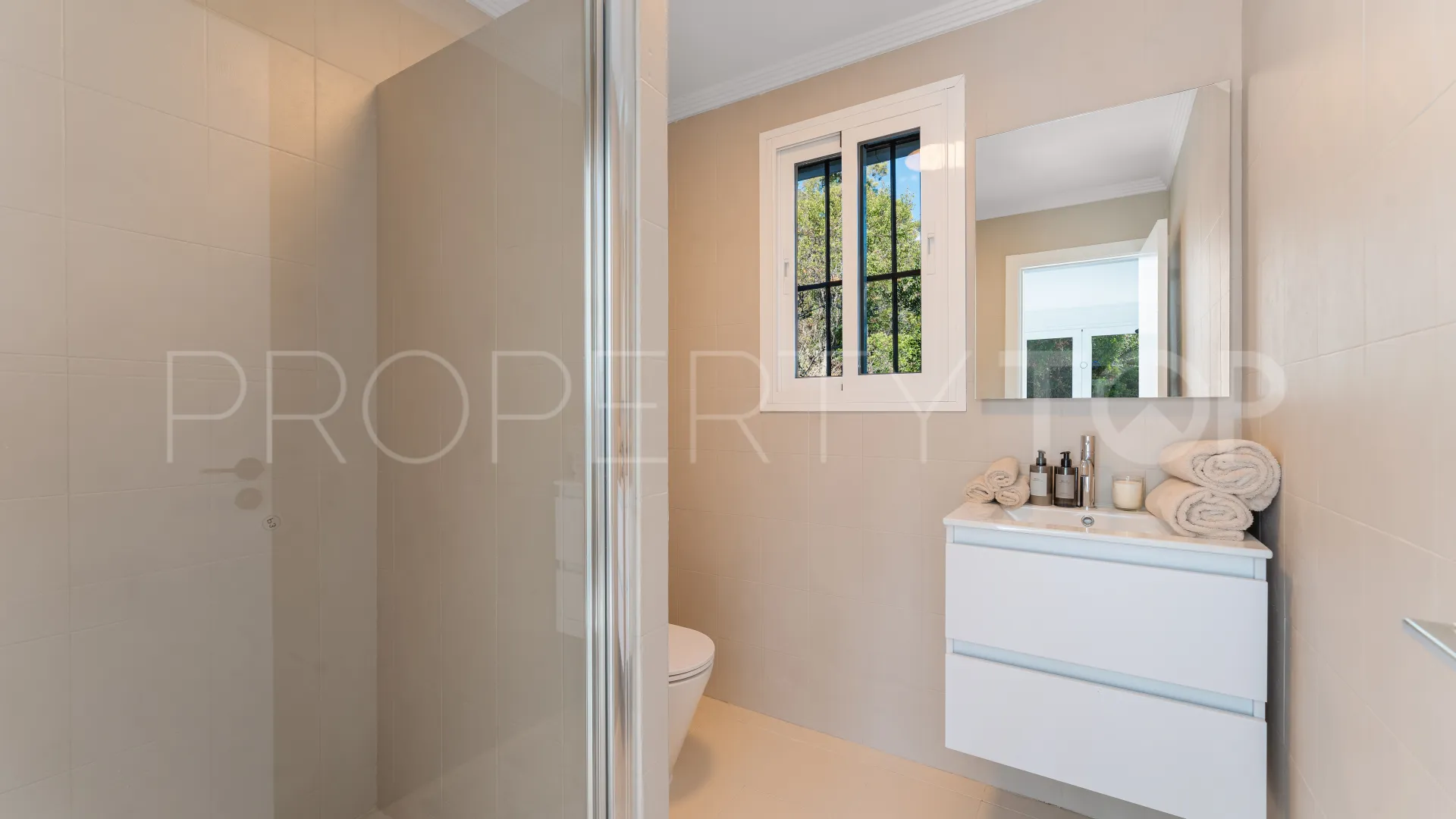For sale villa with 6 bedrooms in Ctra. De Ronda