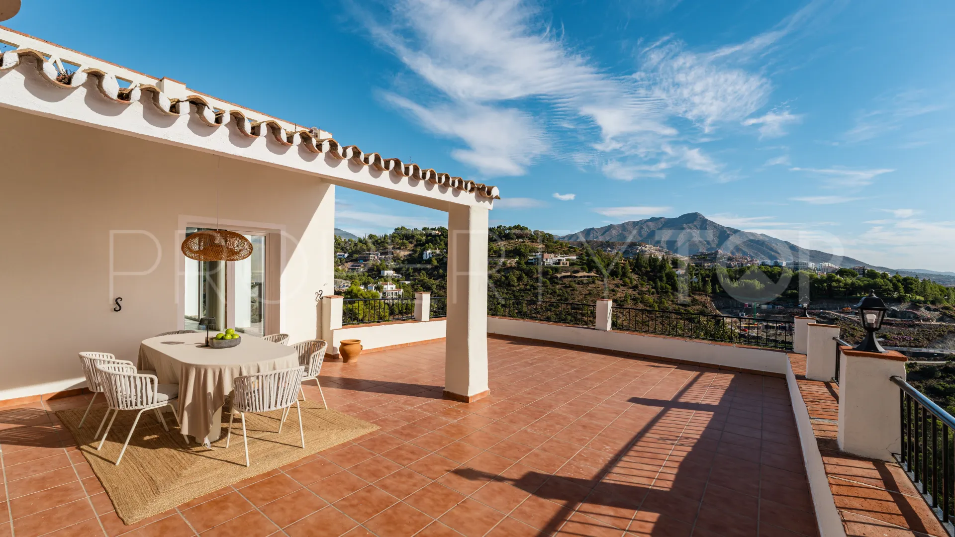 For sale villa with 6 bedrooms in Ctra. De Ronda
