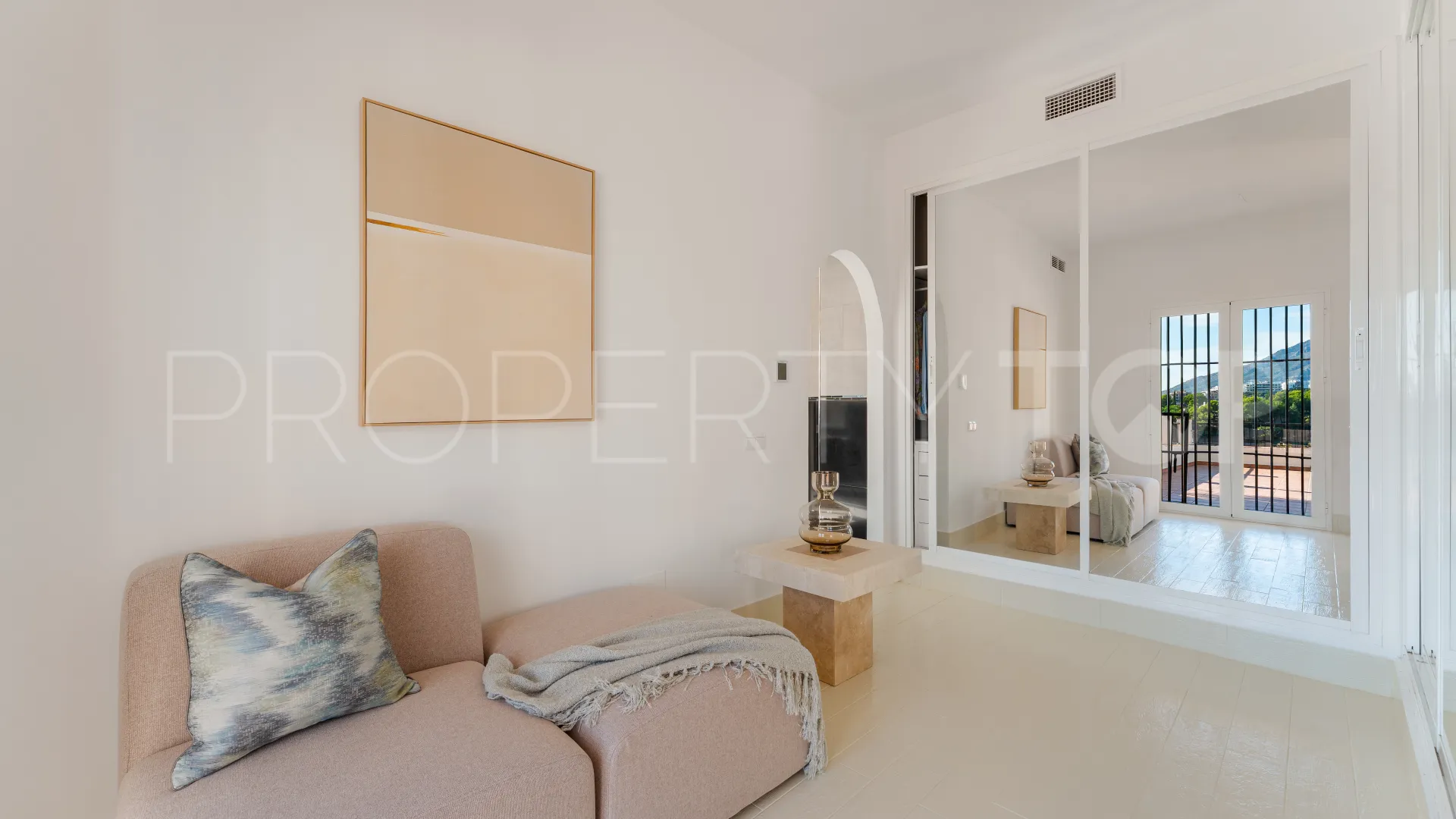 For sale villa with 6 bedrooms in Ctra. De Ronda