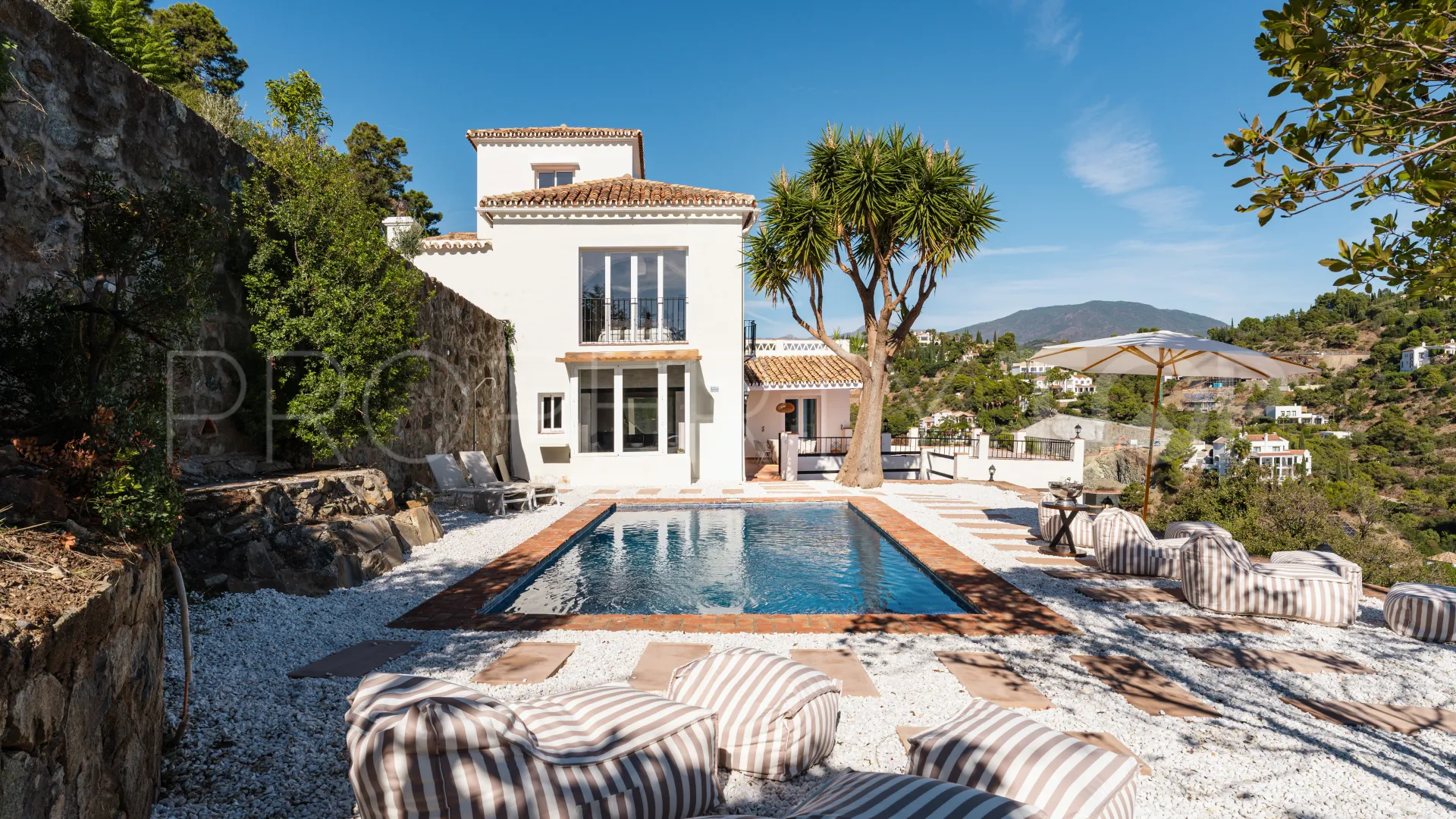 For sale villa with 6 bedrooms in Ctra. De Ronda
