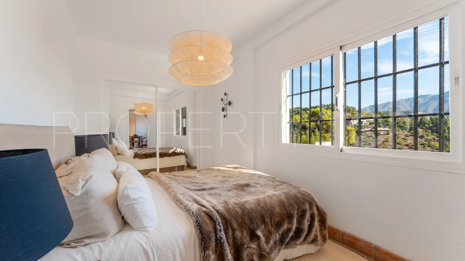 For sale villa with 6 bedrooms in Ctra. De Ronda