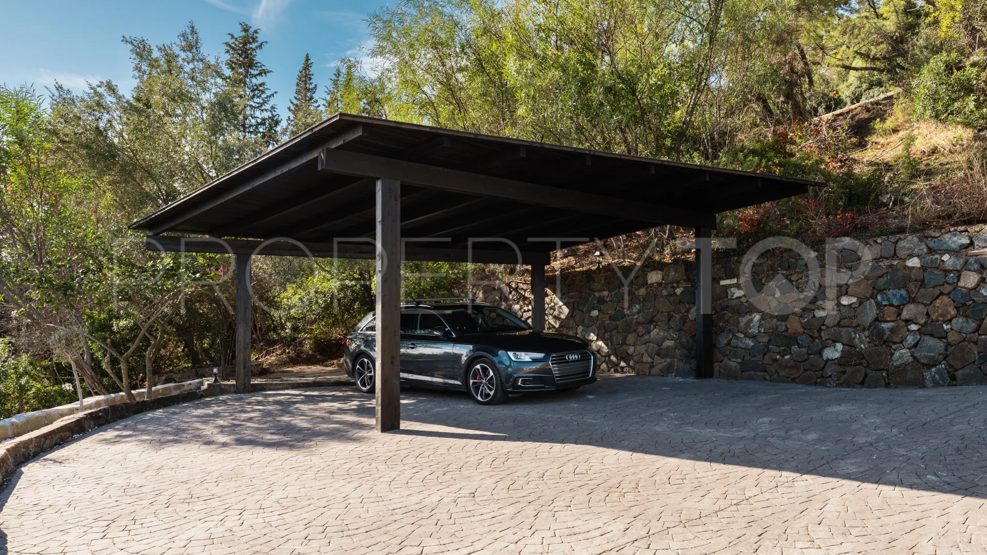 For sale villa with 6 bedrooms in Ctra. De Ronda