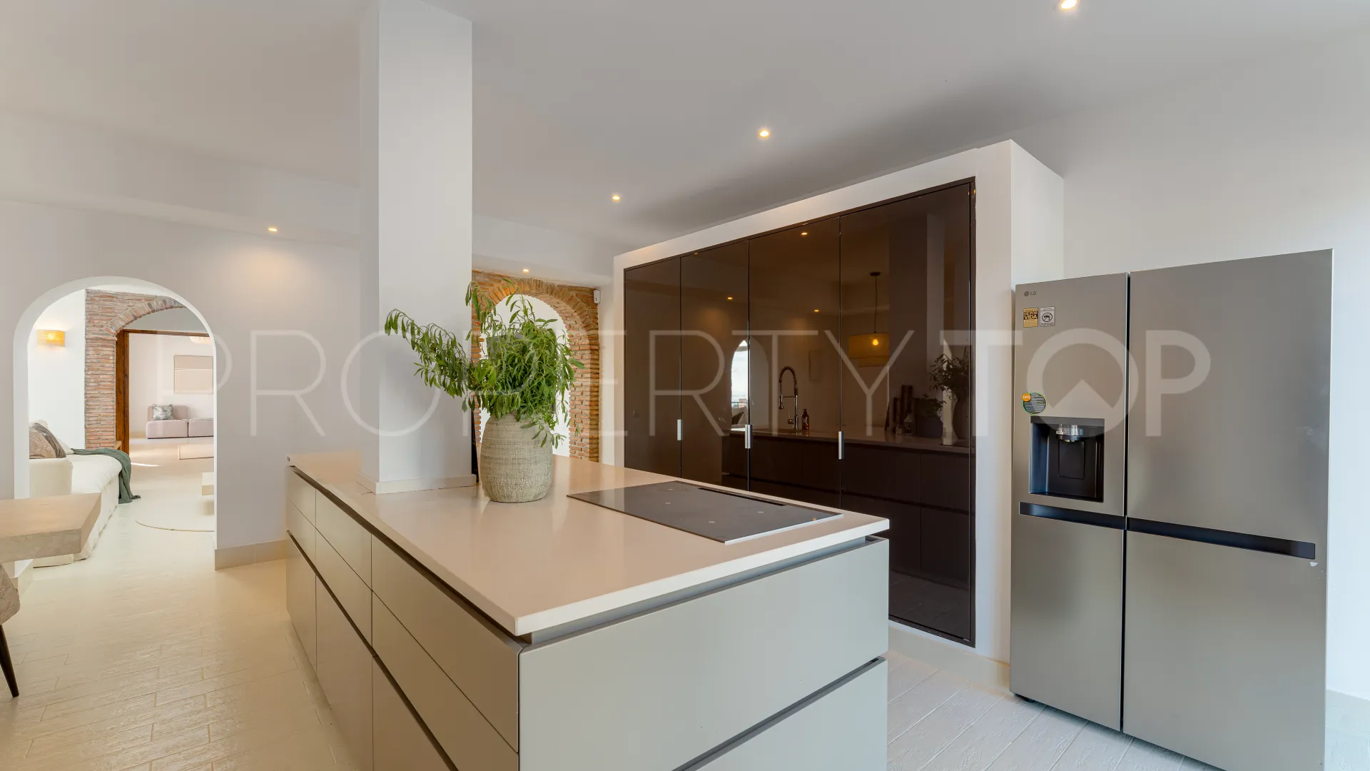 For sale villa with 6 bedrooms in Ctra. De Ronda