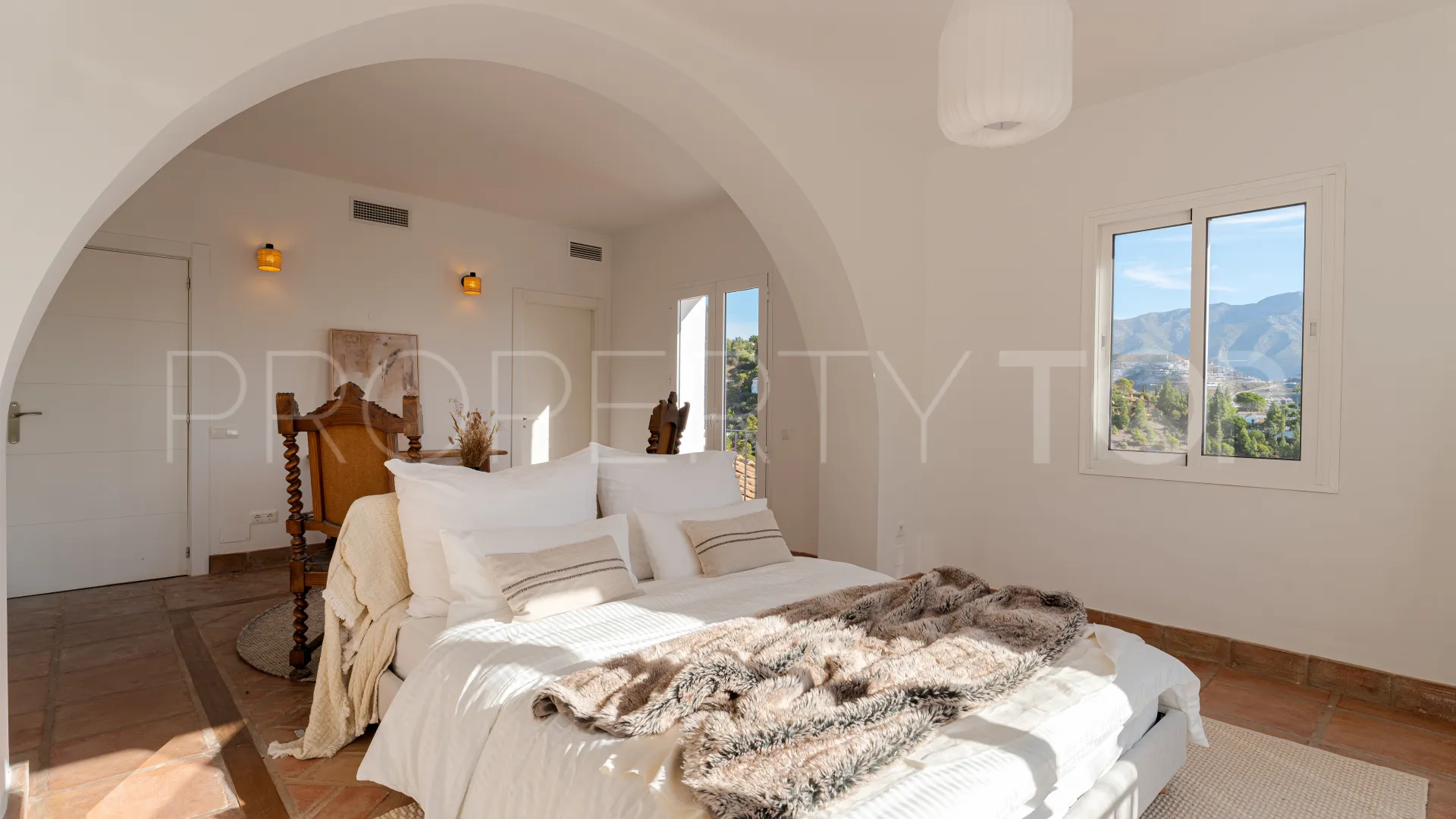 For sale villa with 6 bedrooms in Ctra. De Ronda