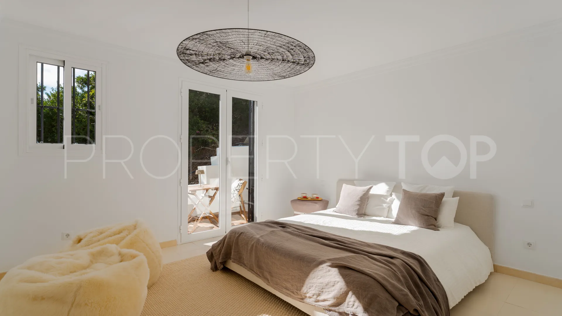For sale villa with 6 bedrooms in Ctra. De Ronda