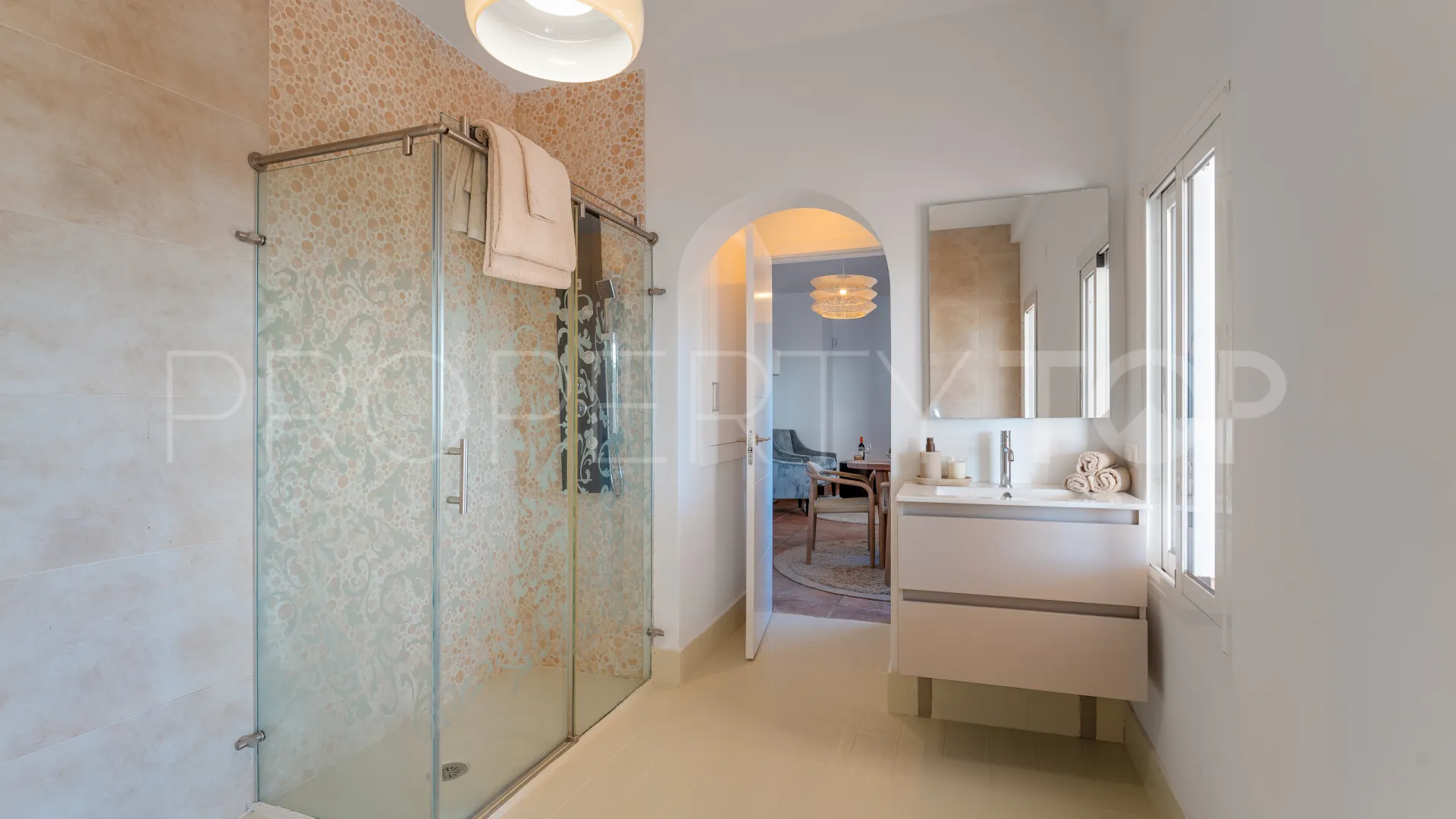 For sale villa with 6 bedrooms in Ctra. De Ronda