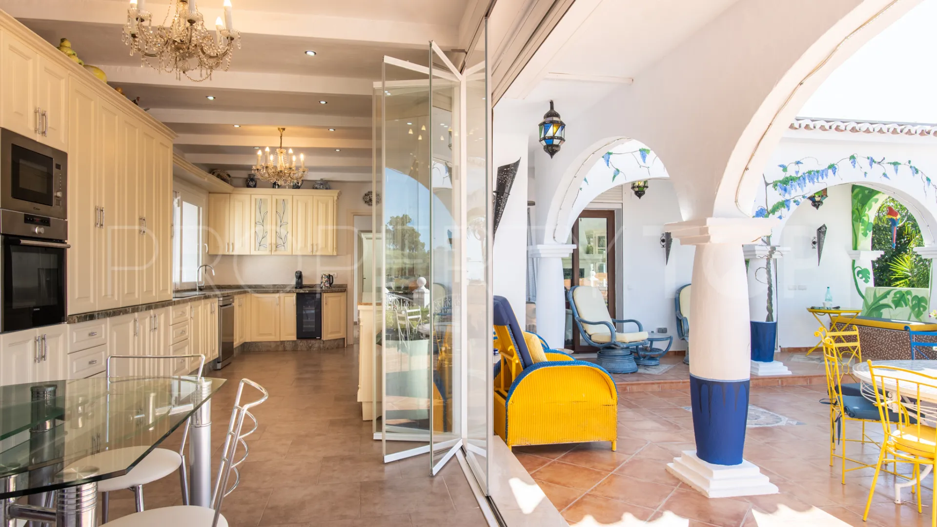 Villa with 4 bedrooms for sale in Estepona