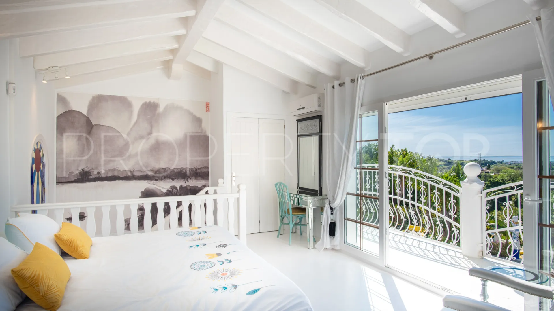 Villa with 4 bedrooms for sale in Estepona