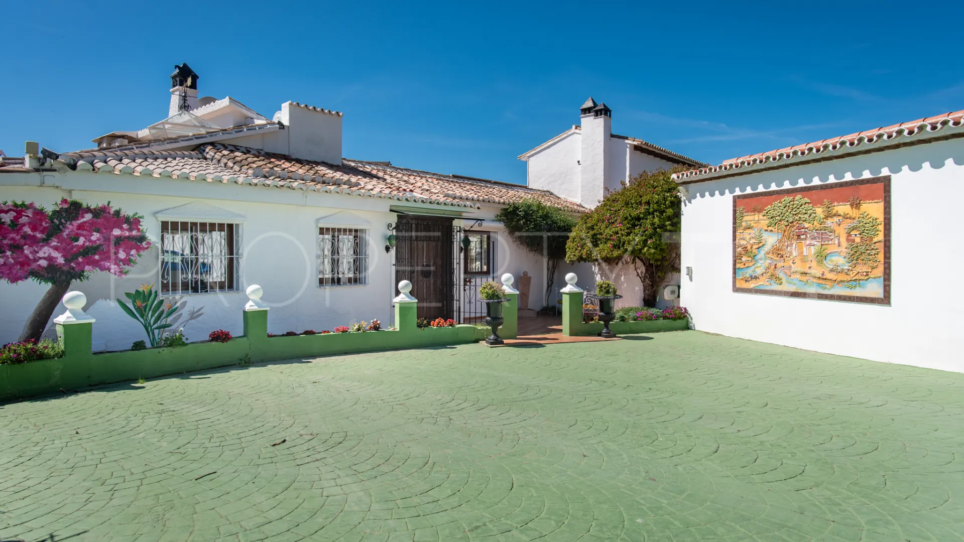 Villa with 4 bedrooms for sale in Estepona