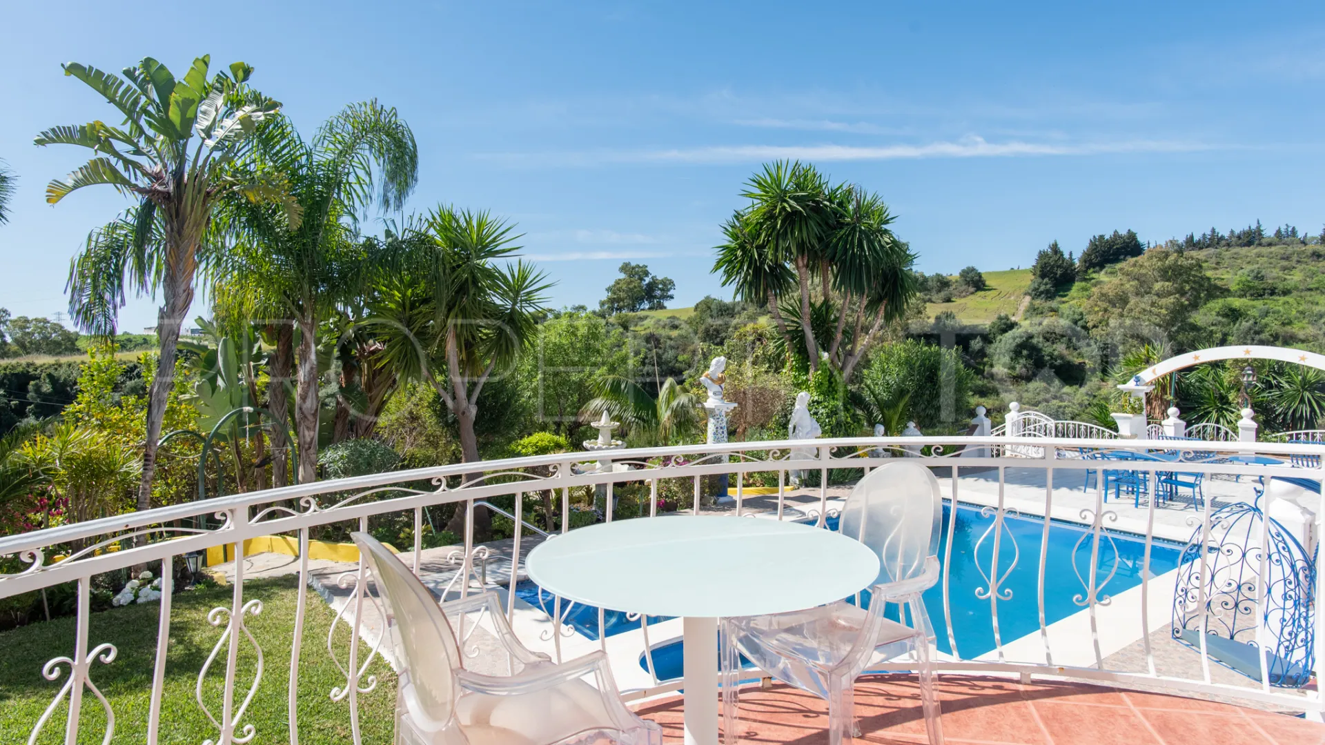 Villa with 4 bedrooms for sale in Estepona