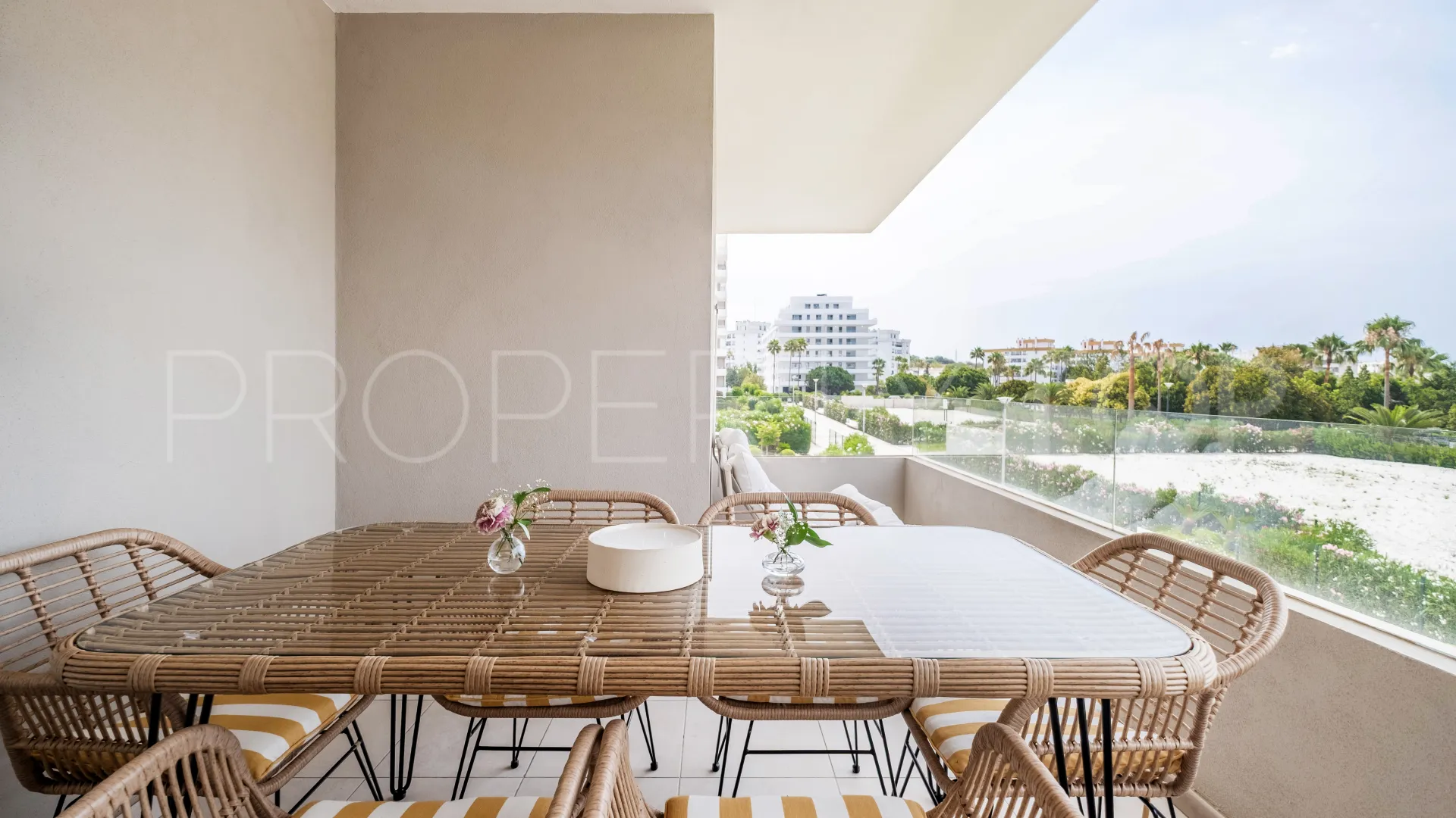 Se vende apartamento con 2 dormitorios en Nueva Andalucia