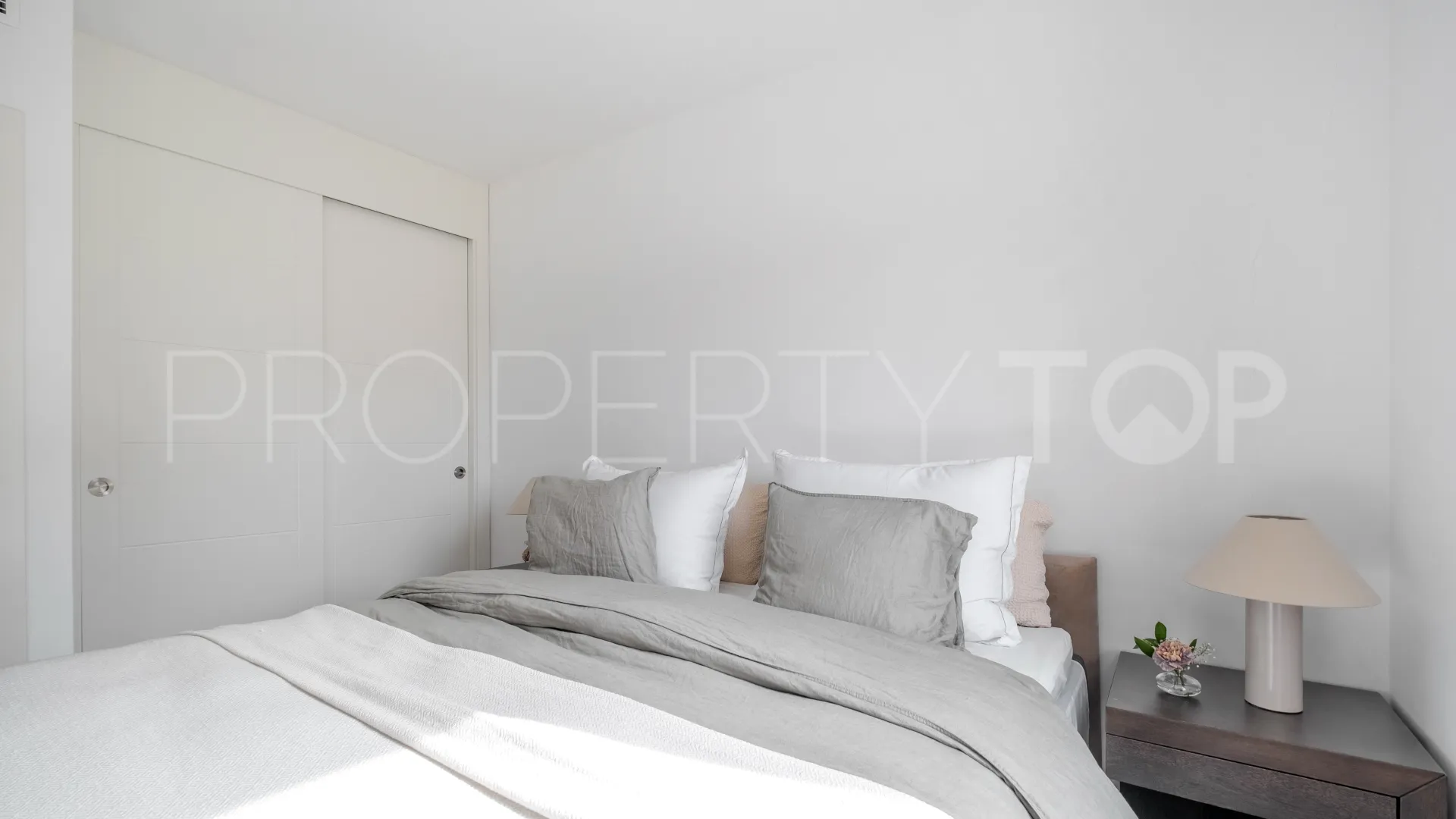 Se vende apartamento con 2 dormitorios en Nueva Andalucia