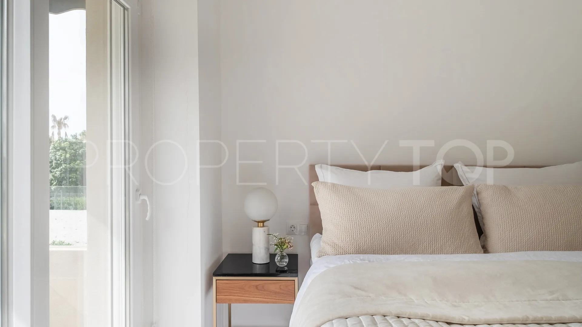 Se vende apartamento con 2 dormitorios en Nueva Andalucia