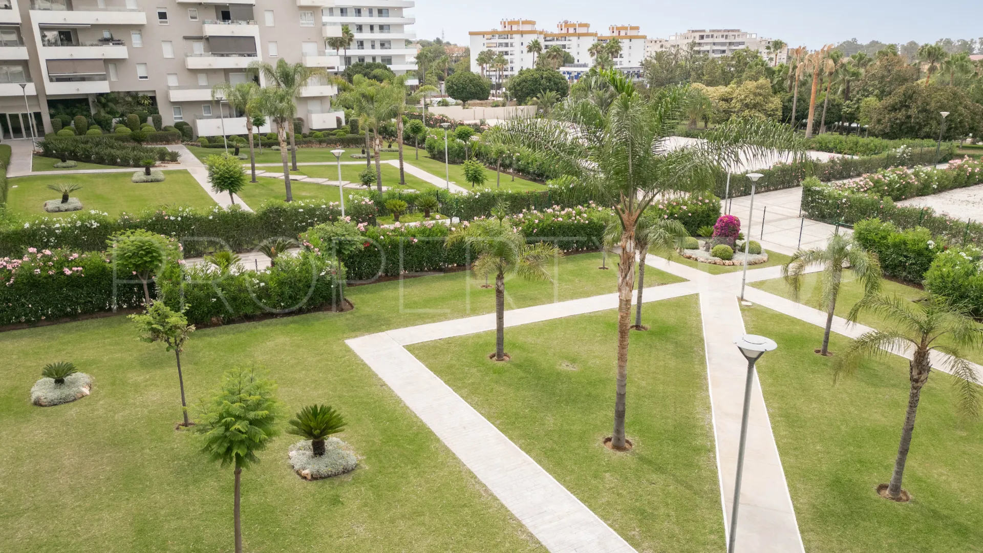 Se vende apartamento con 2 dormitorios en Nueva Andalucia