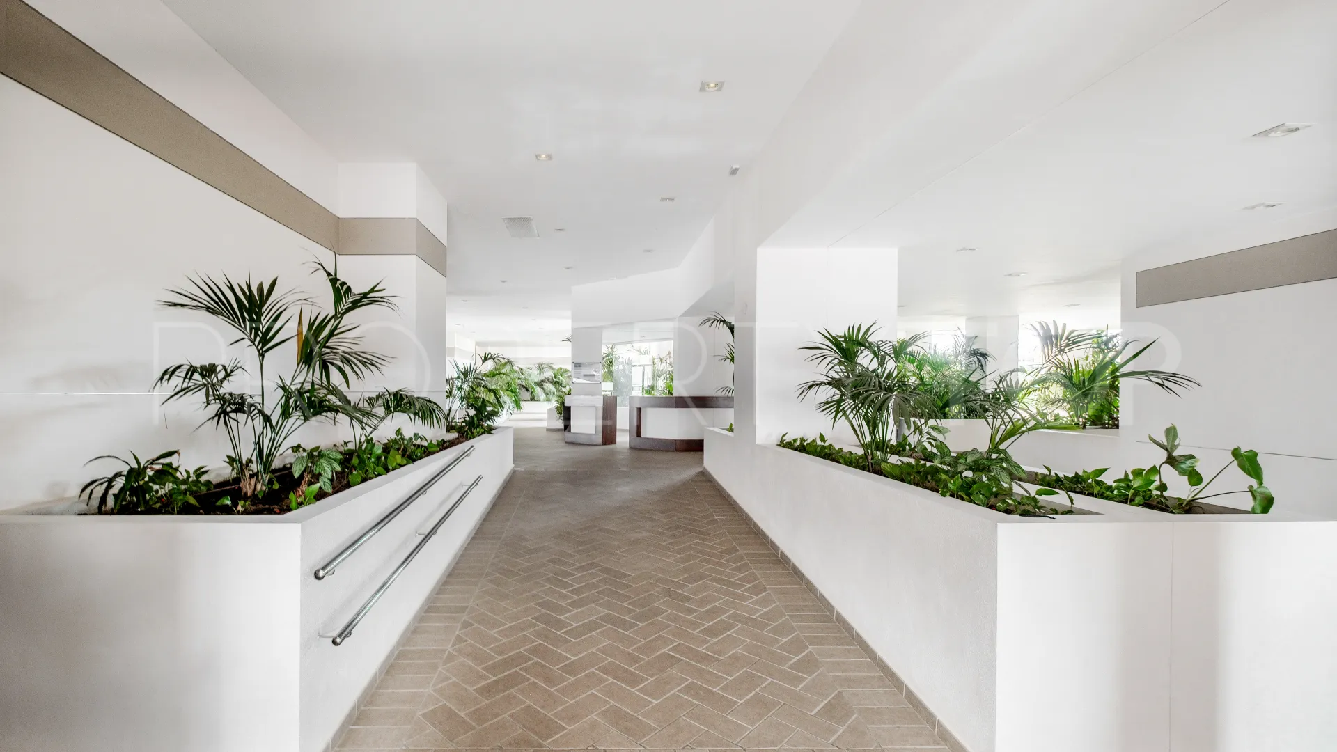 Se vende apartamento con 2 dormitorios en Nueva Andalucia