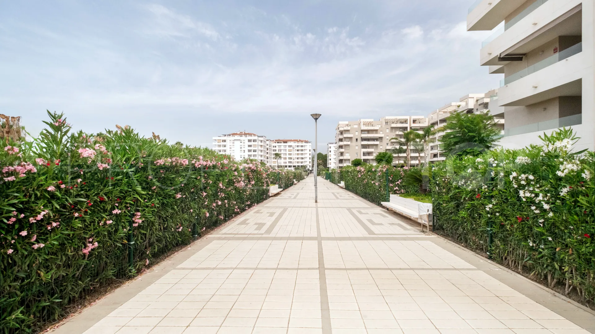 Se vende apartamento con 2 dormitorios en Nueva Andalucia