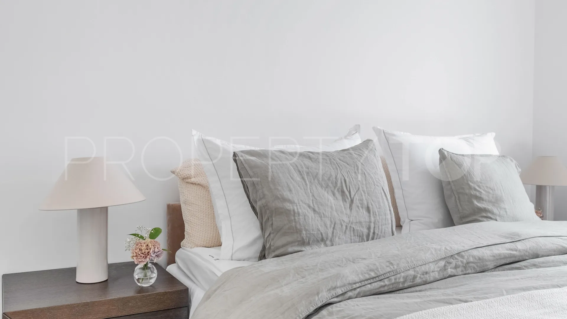 Se vende apartamento con 2 dormitorios en Nueva Andalucia