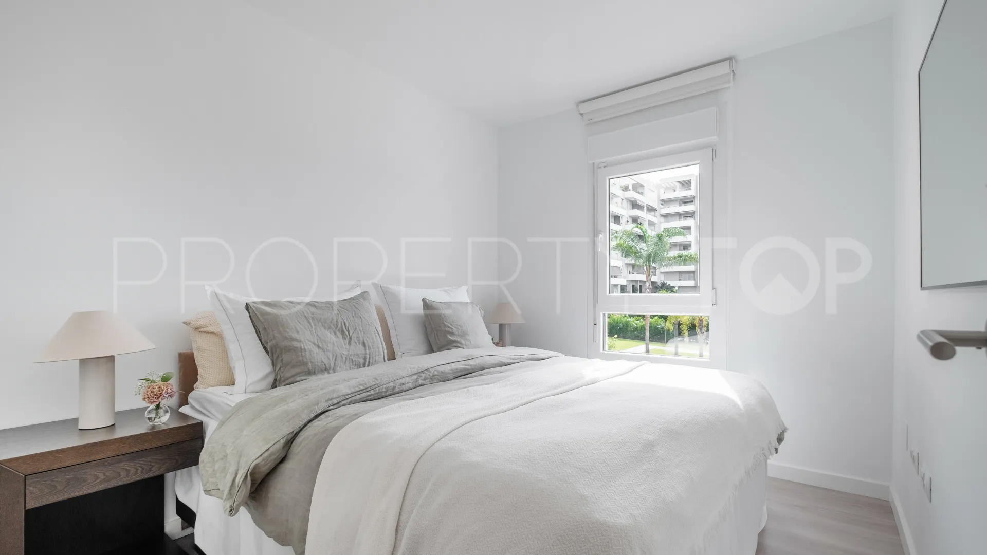 Se vende apartamento con 2 dormitorios en Nueva Andalucia