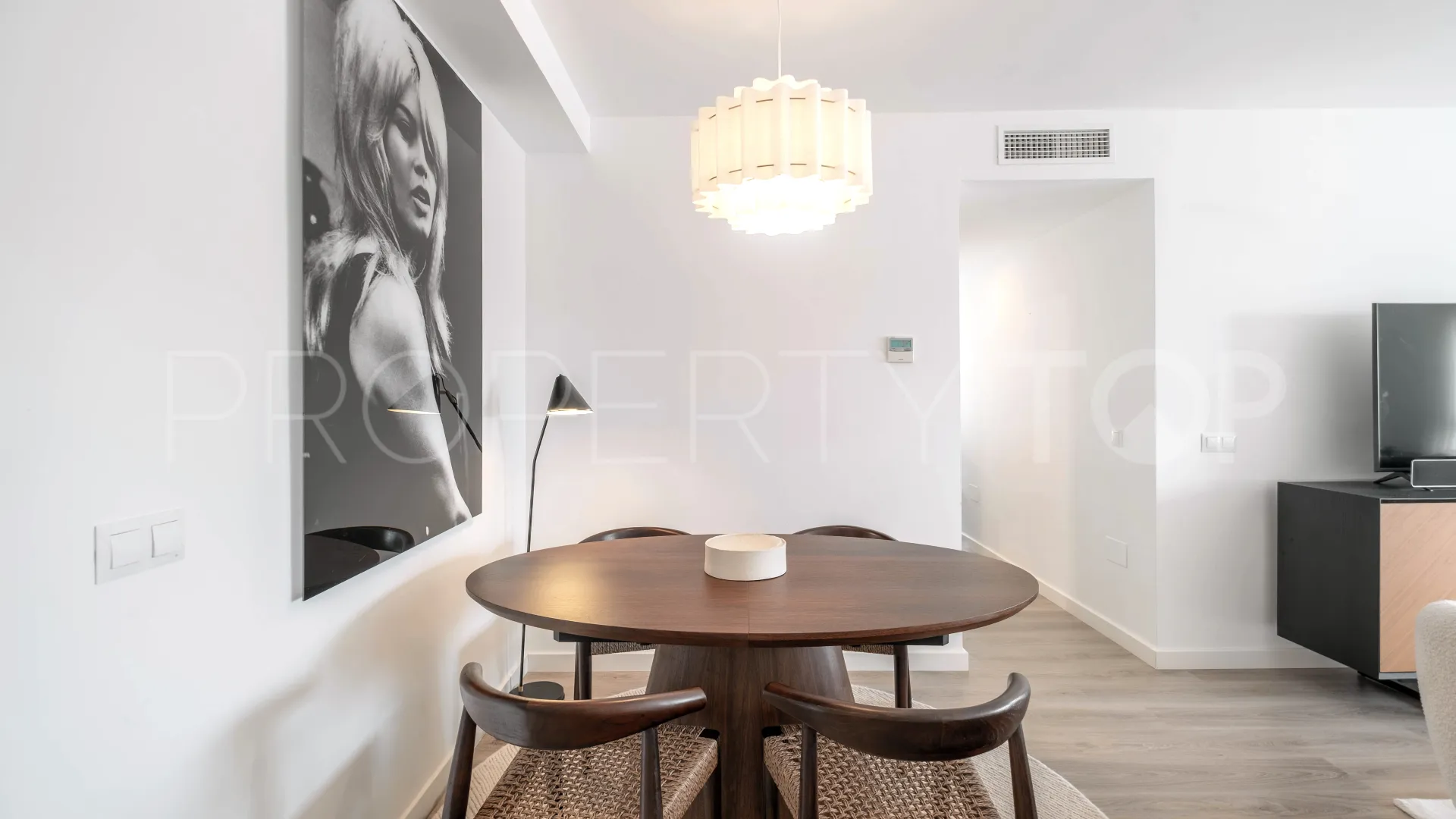 Se vende apartamento con 2 dormitorios en Nueva Andalucia