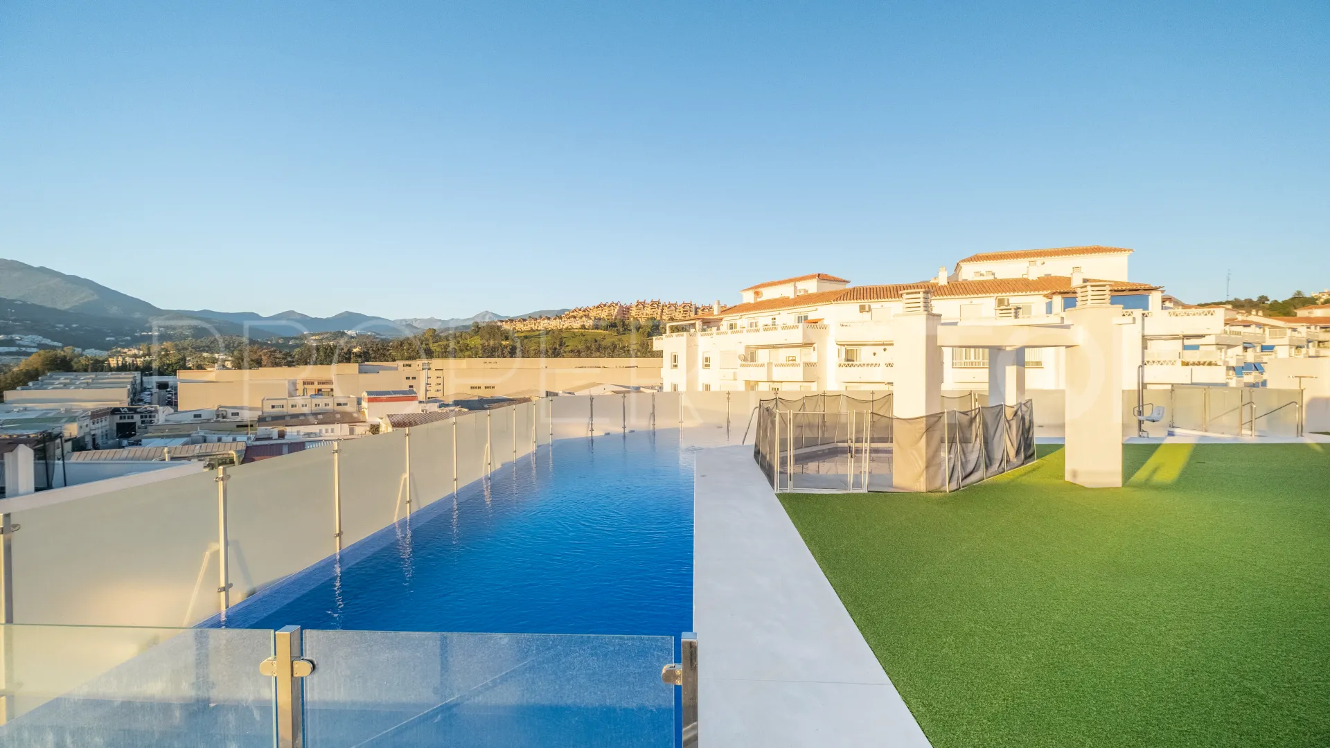 Se vende apartamento con 2 dormitorios en Nueva Andalucia