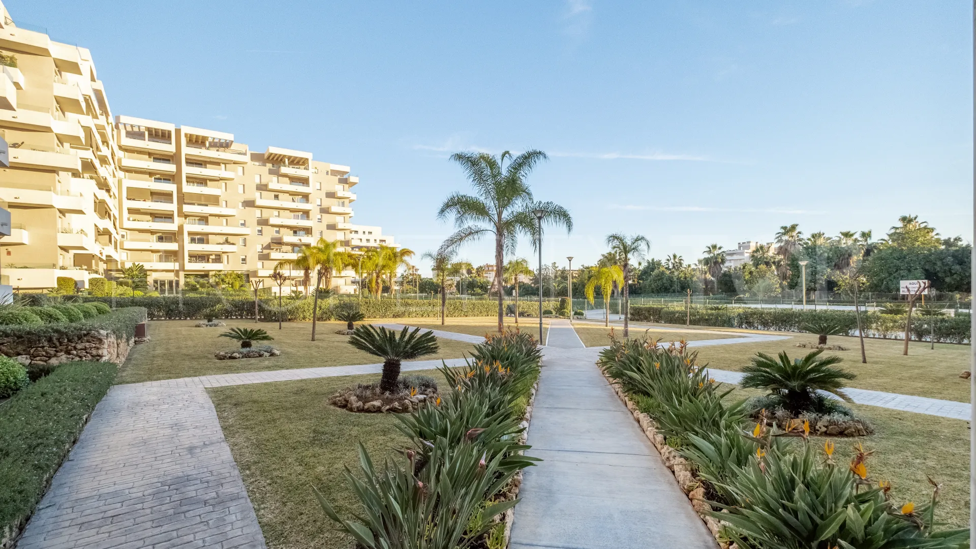 Se vende apartamento con 2 dormitorios en Nueva Andalucia